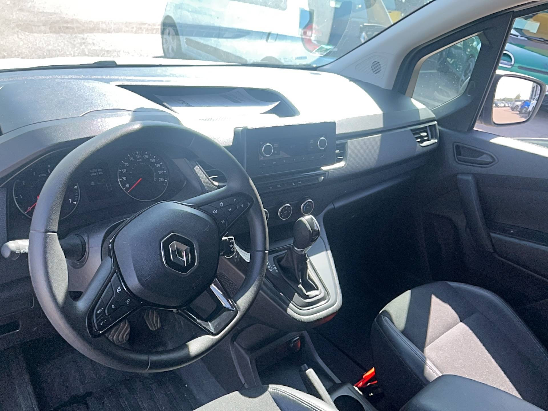 Vente en ligne Renault Kangoo Van  BLUE DCI 95 EDC au prix de 17 991 €