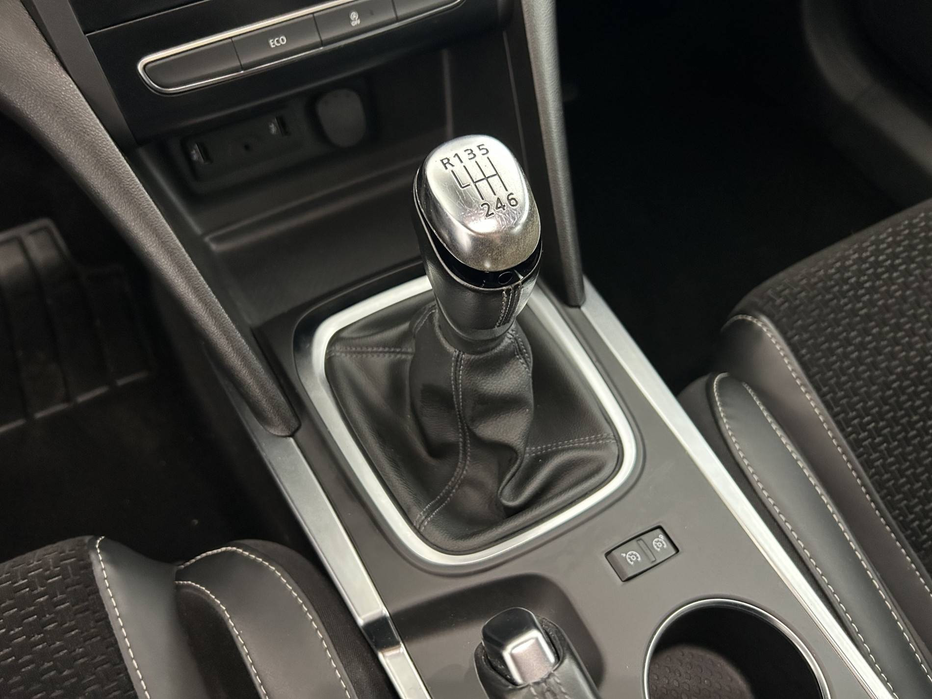 Vente en ligne Renault Megane 4 Mégane IV Berline TCe 100 Energy au prix de 10 590 €