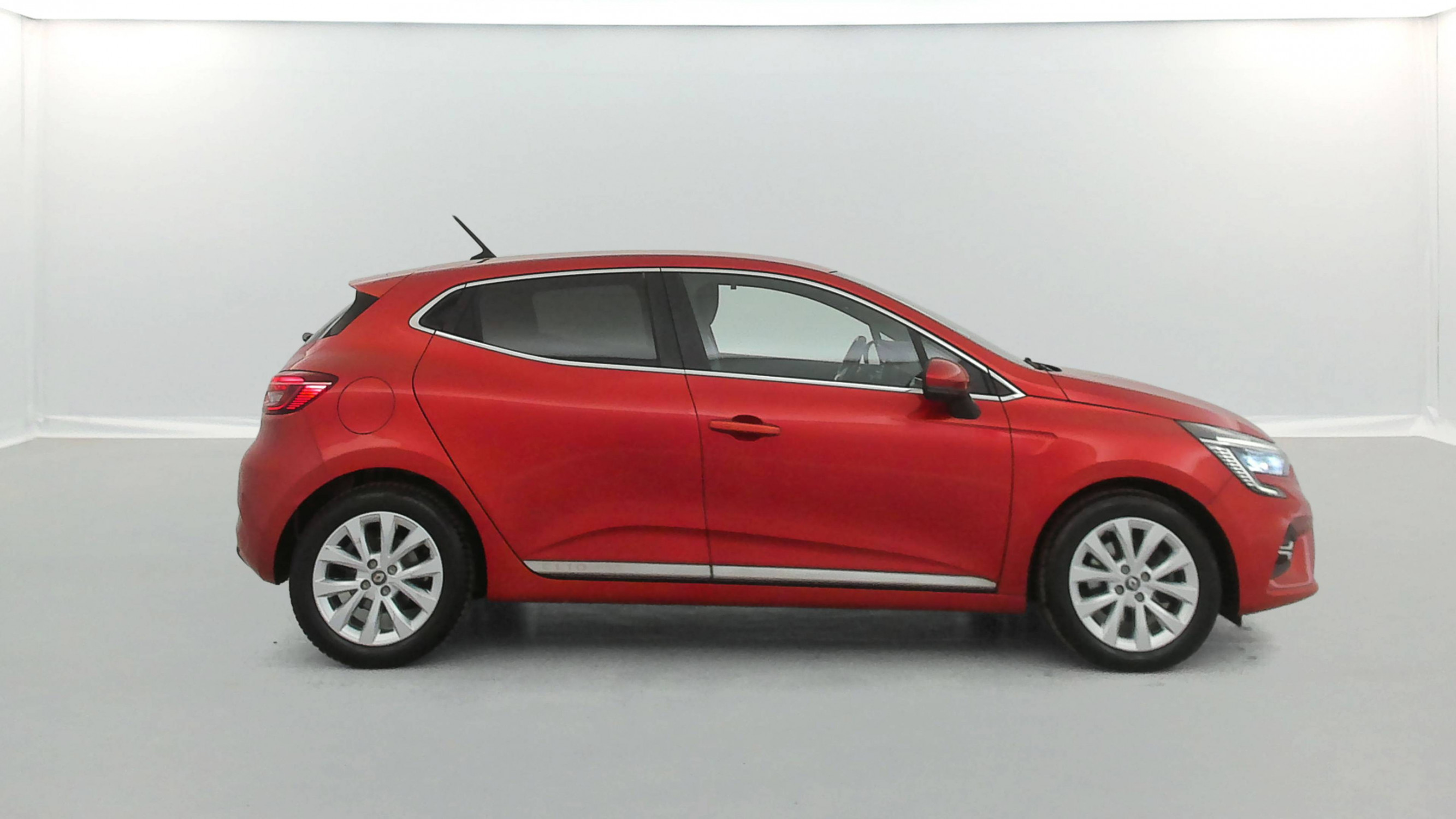 Vente en ligne Renault Clio 5 Clio Blue dCi 115 au prix de 13 790 €