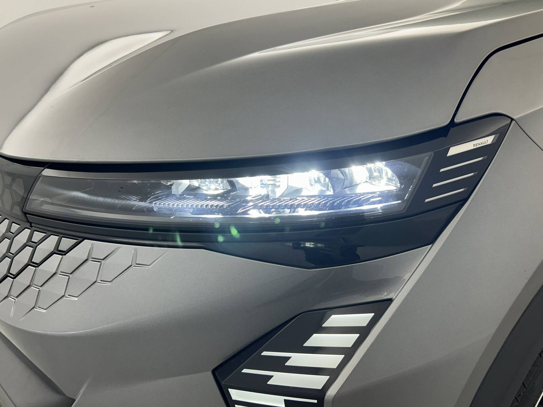 Vente en ligne Renault Scenic E-Tech Scenic E-Tech électrique 220 ch grande autonomie au prix de 40 990 €