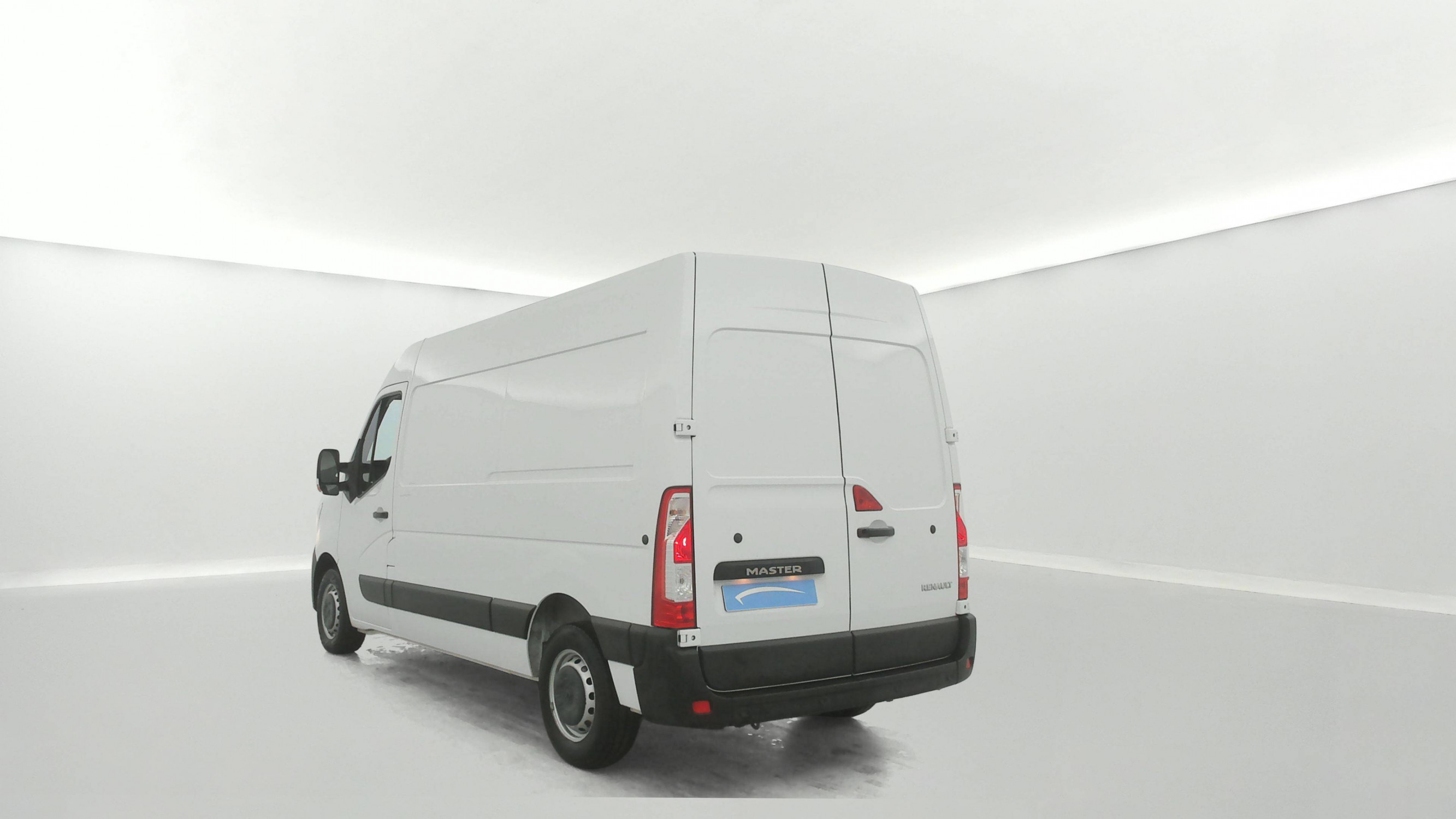 Vente en ligne Renault Master Fourgon MASTER FGN TRAC F3500 L2H2 BLUE DCI 135 au prix de 23 290 €
