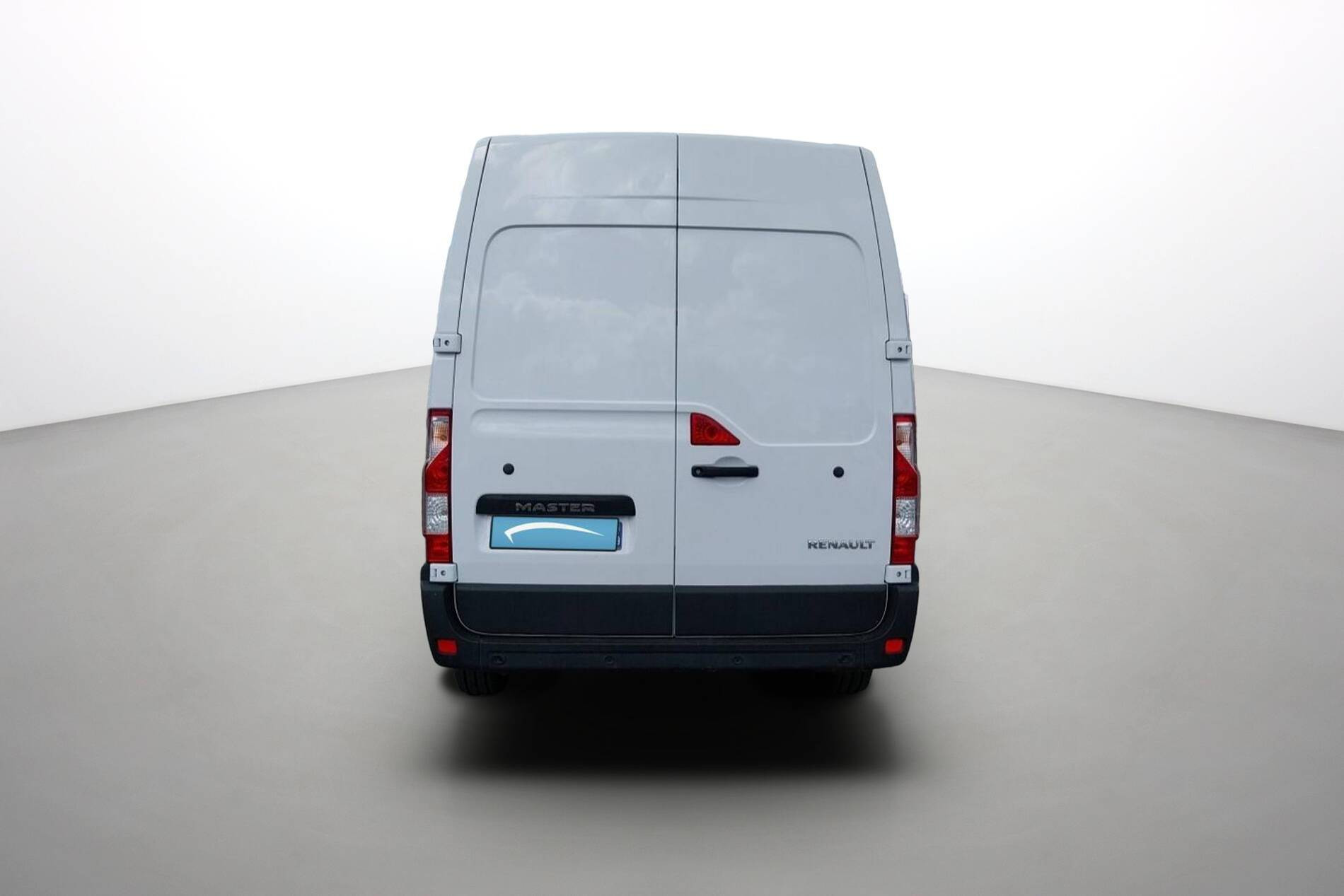 Vente en ligne Renault Master Fourgon MASTER FGN TRAC F3500 L2H2 BLUE DCI 135 au prix de 24 990 €