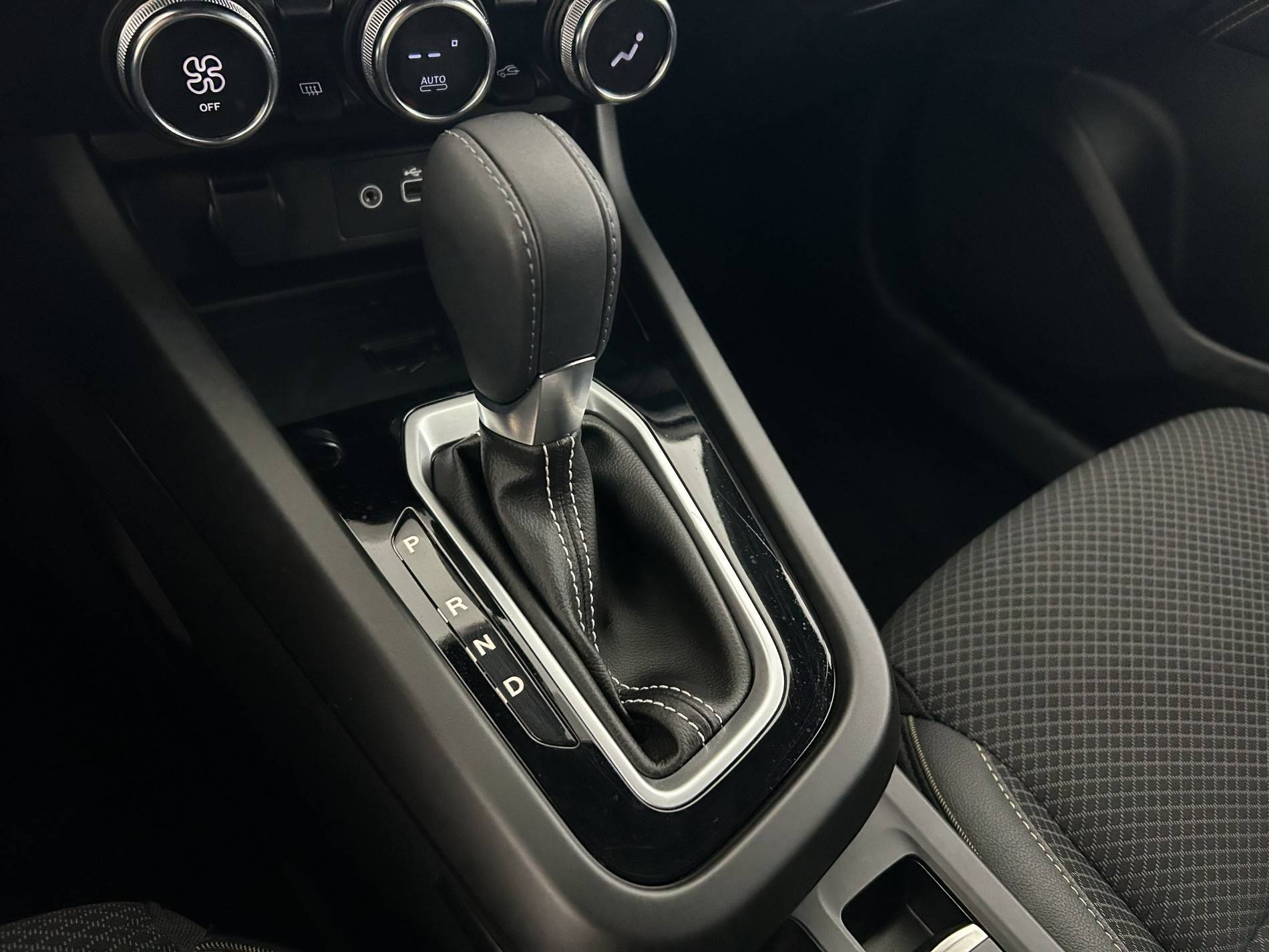 Vente en ligne Renault Arkana  mild hybrid 140 EDC GSR2 au prix de 18 990 €