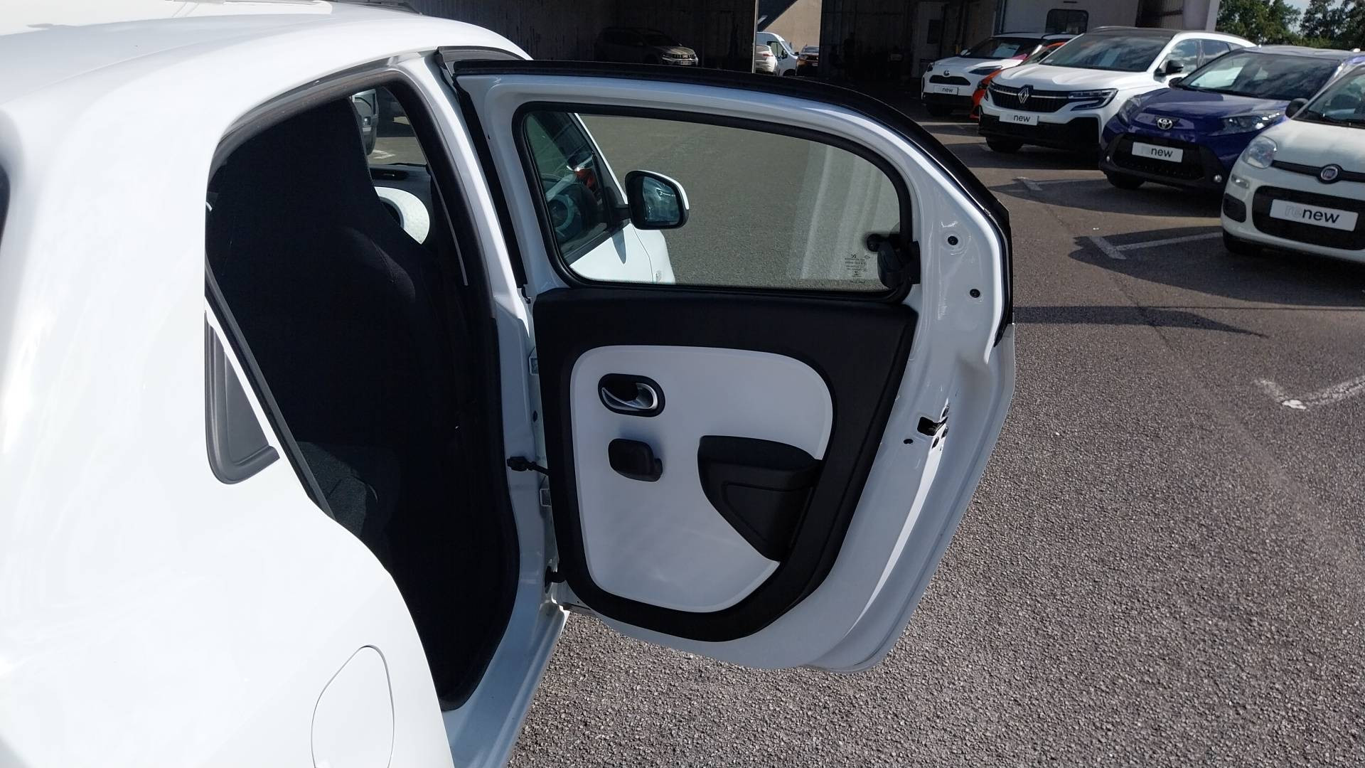 Vente en ligne Renault Twingo 3  SCe 65 - 21 au prix de 11 990 €