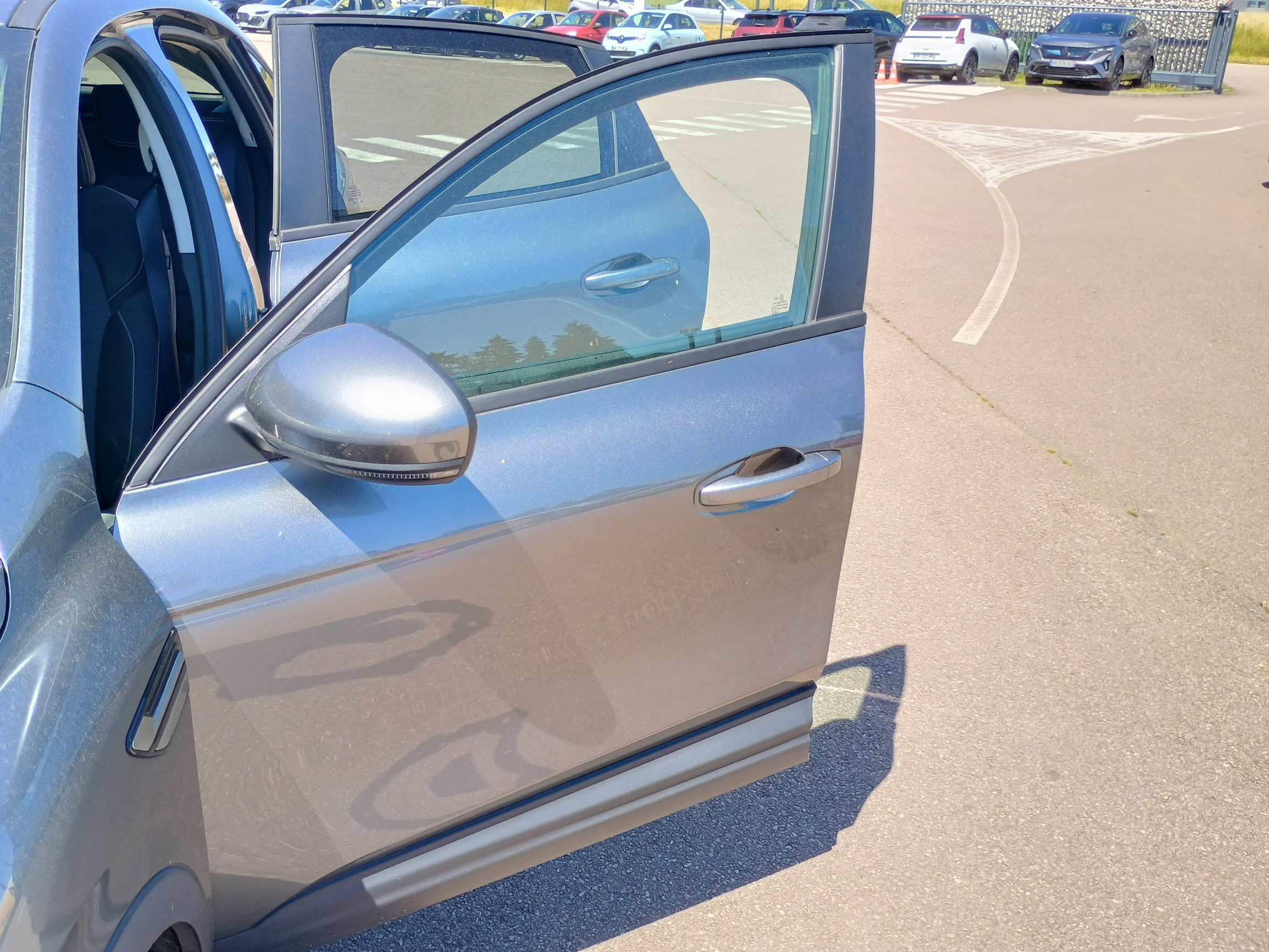 Vente en ligne Renault Arkana  E-Tech hybride 145 - 22 au prix de 21 991 €