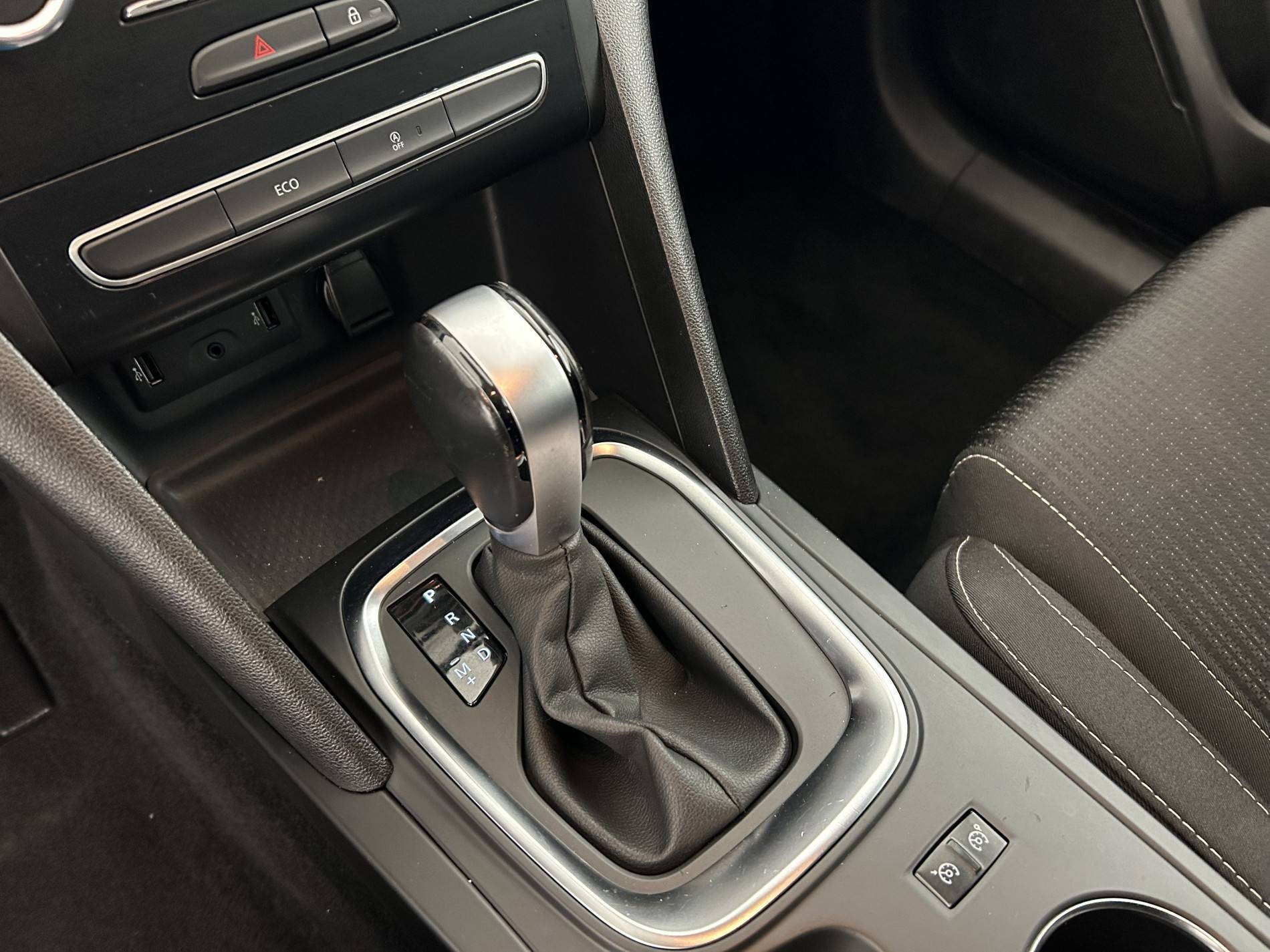 Vente en ligne Renault Megane 4 Estate Mégane IV Estate Blue dCi 115 EDC au prix de 12 090 €