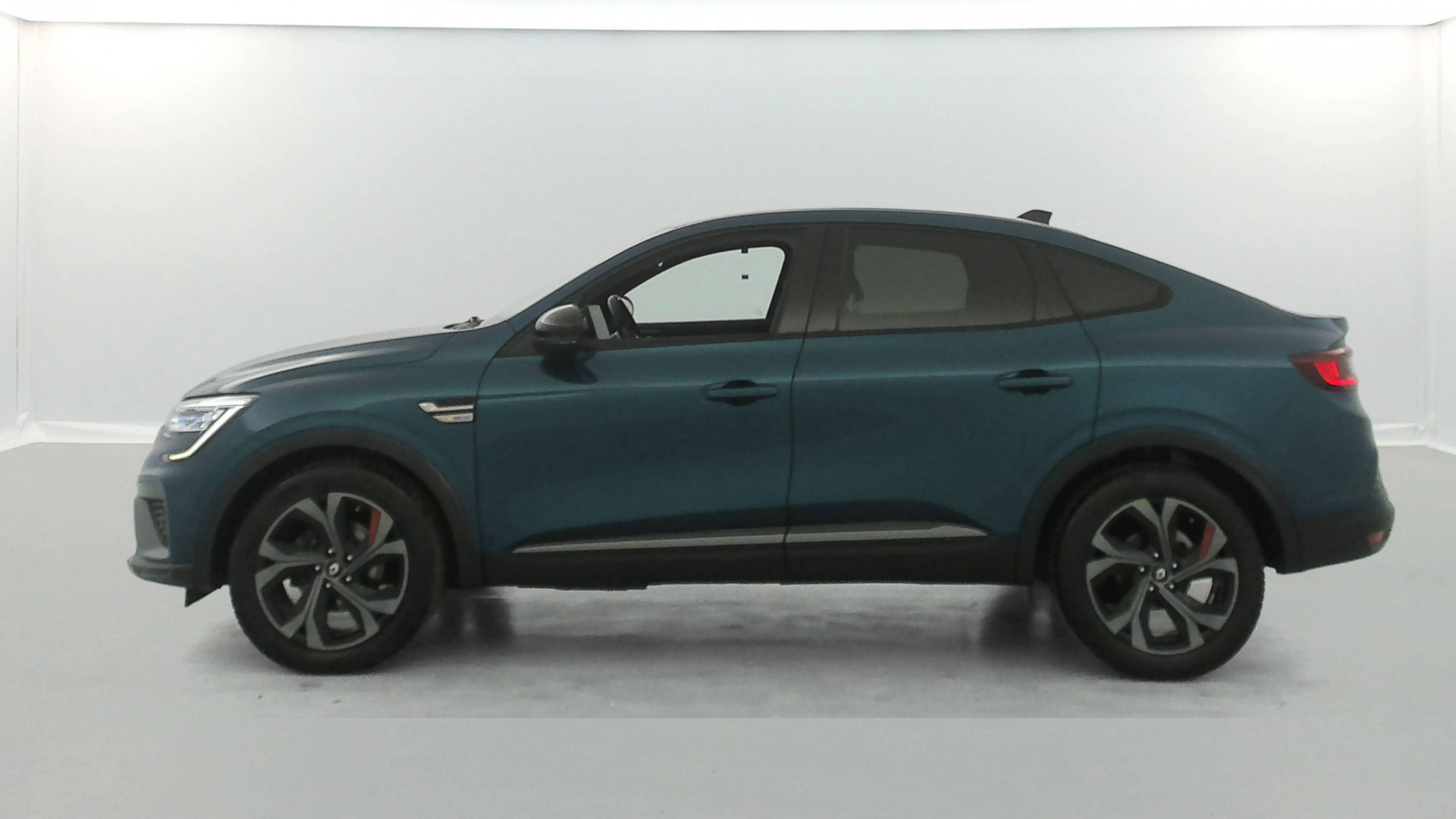 Vente en ligne Renault Arkana  E-Tech 145 - 21B au prix de 17 990 €