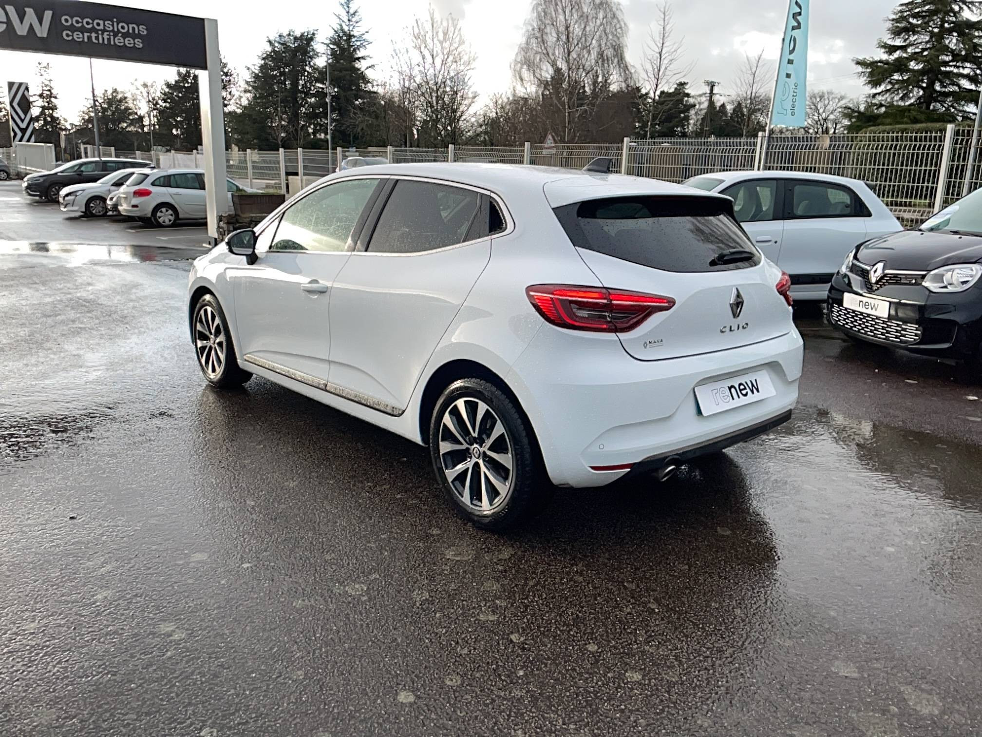 Vente en ligne Renault Clio 5 Clio TCe 90 au prix de 13 990 €