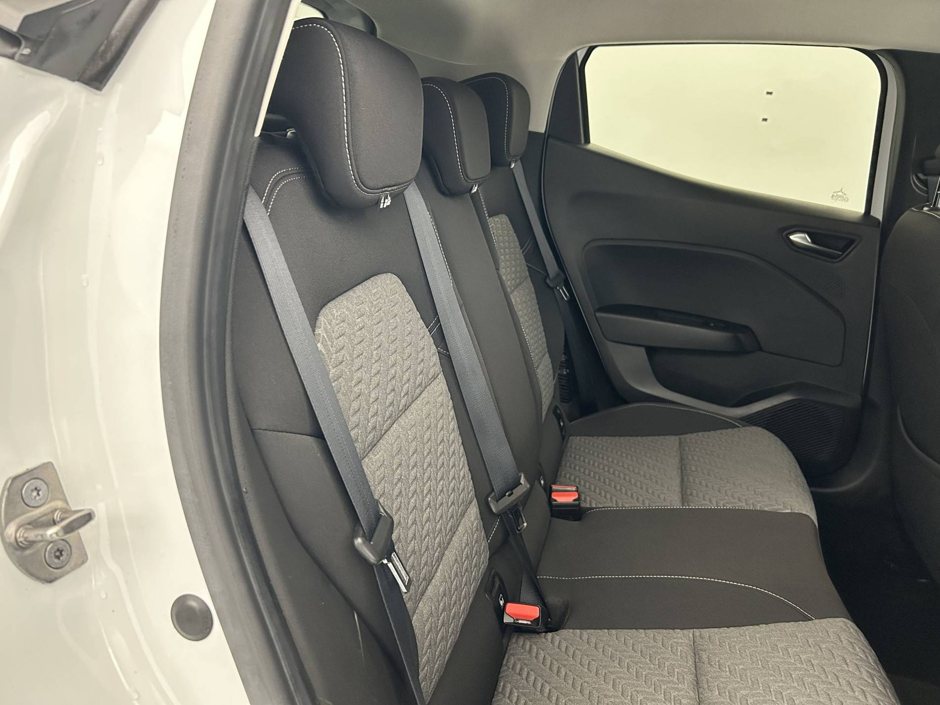 Vente en ligne Renault Clio 5 Clio E-Tech full hybrid 145 au prix de 17 590 €