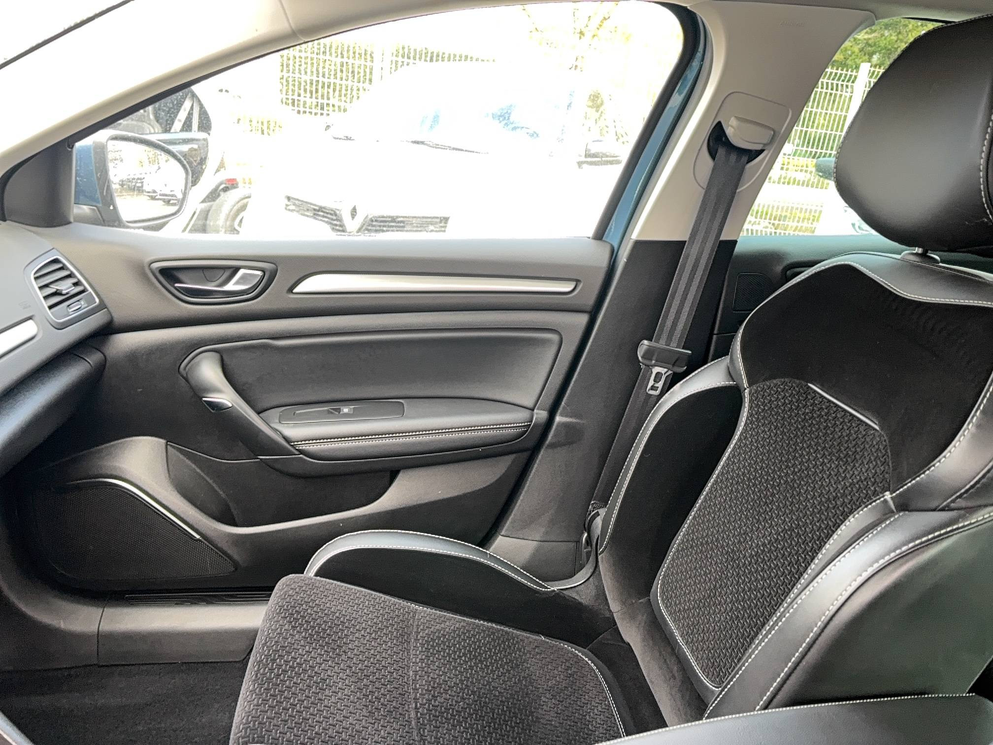 Vente en ligne Renault Megane 4 Estate Mégane IV Estate TCe 160 Energy EDC au prix de 14 990 €