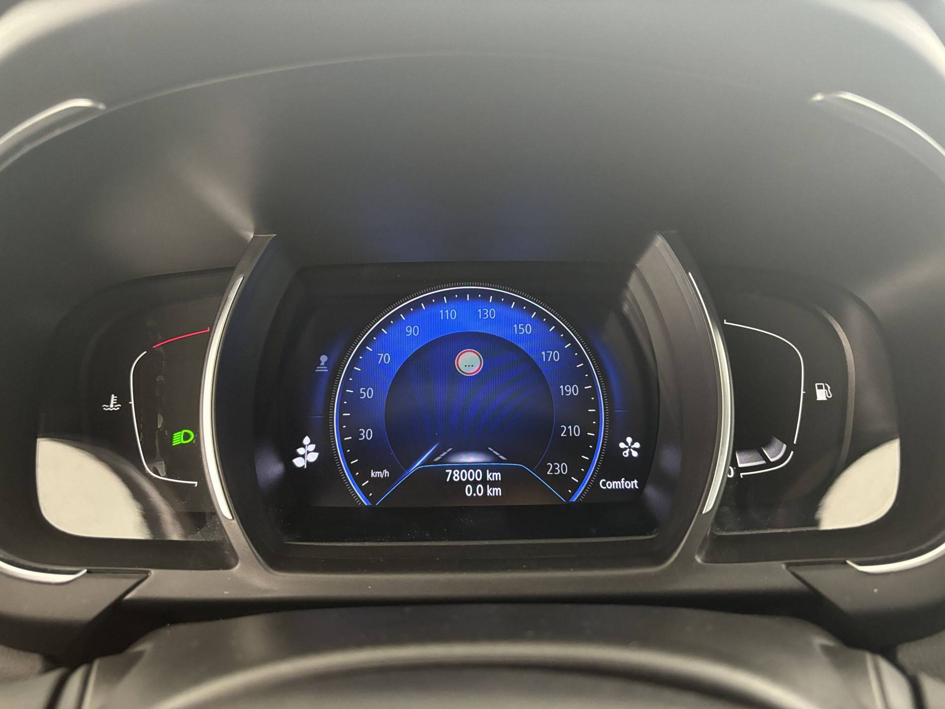 Vente en ligne Renault Scenic 4 Scenic Blue dCi 120 au prix de 15 590 €
