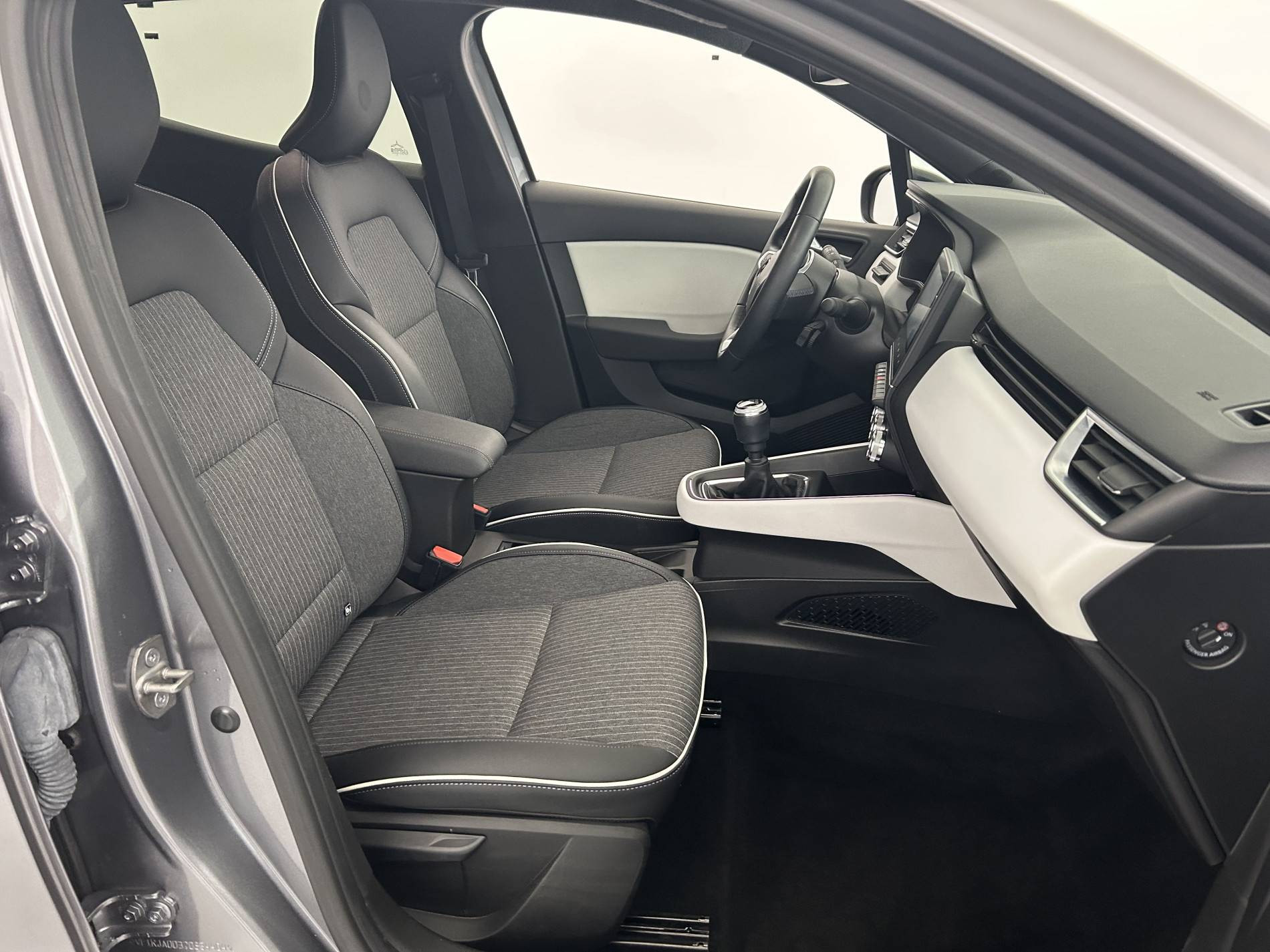 Vente en ligne Renault Clio 5 Clio TCe 90 au prix de 14 990 €