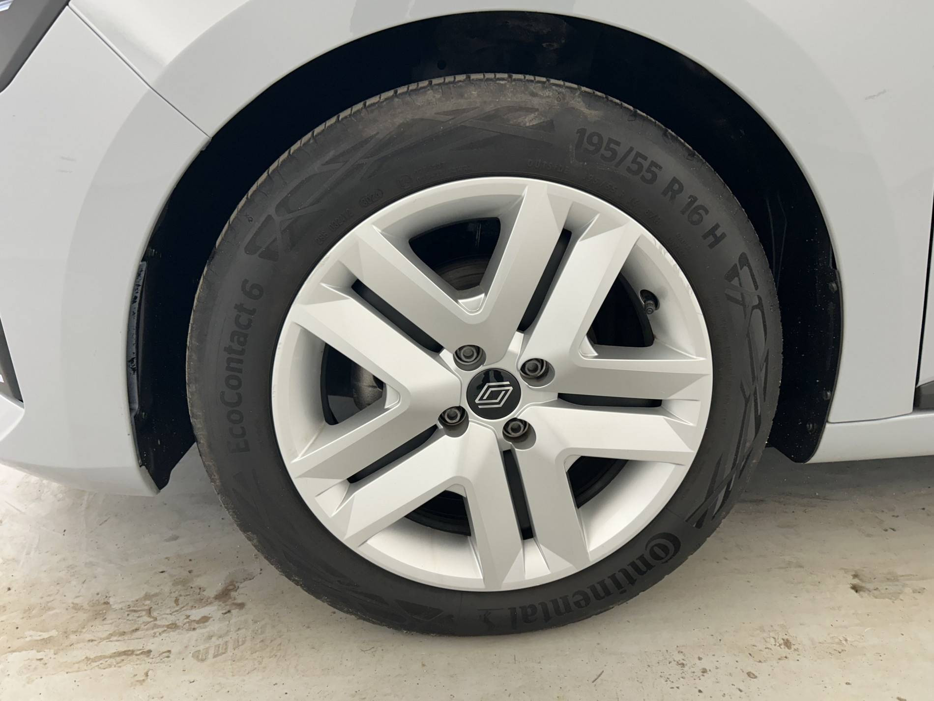 Vente en ligne Renault Clio 5 Clio TCe 90 au prix de 15 690 €