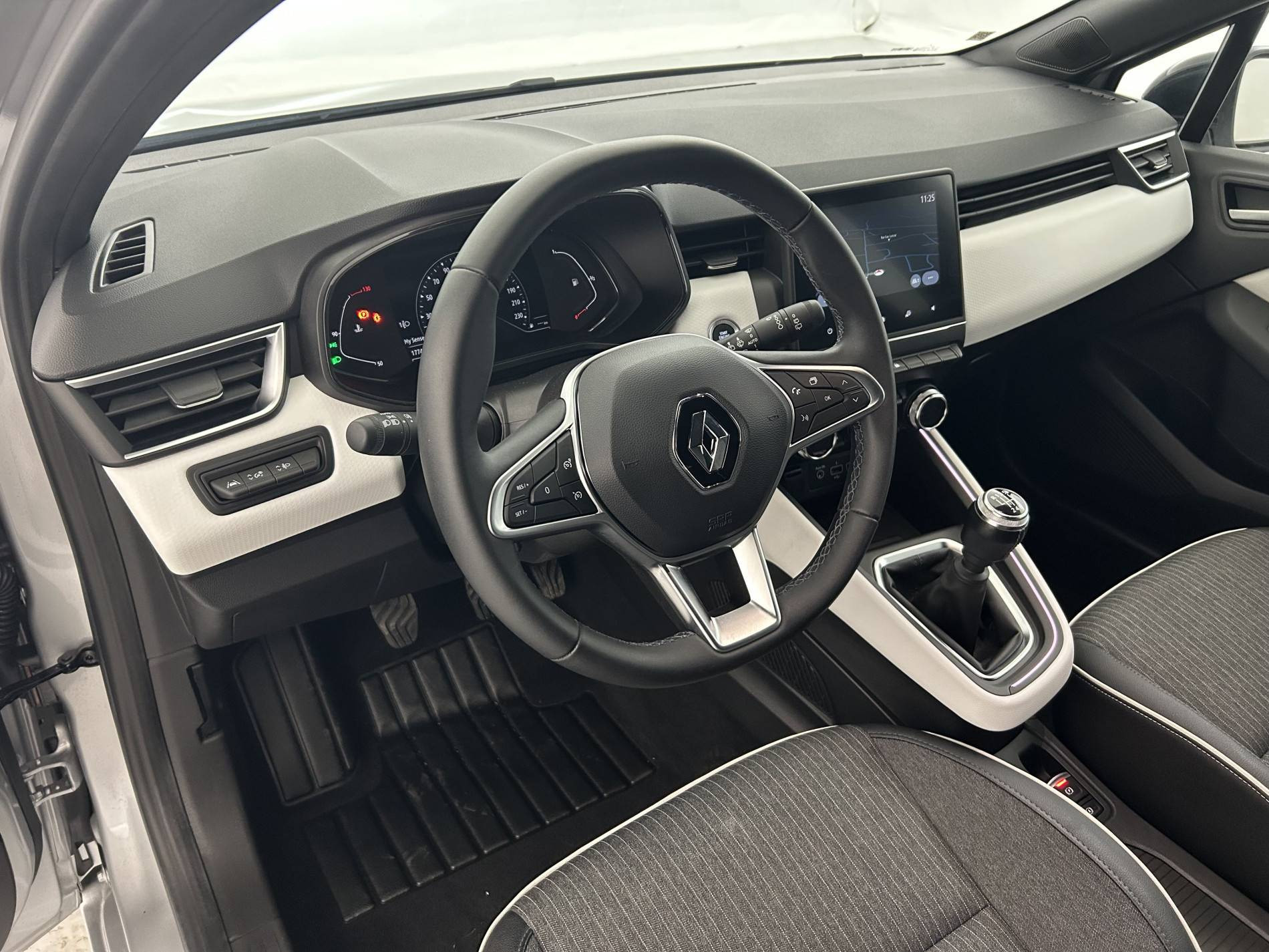 Vente en ligne Renault Clio 5 Clio TCe 90 au prix de 16 290 €