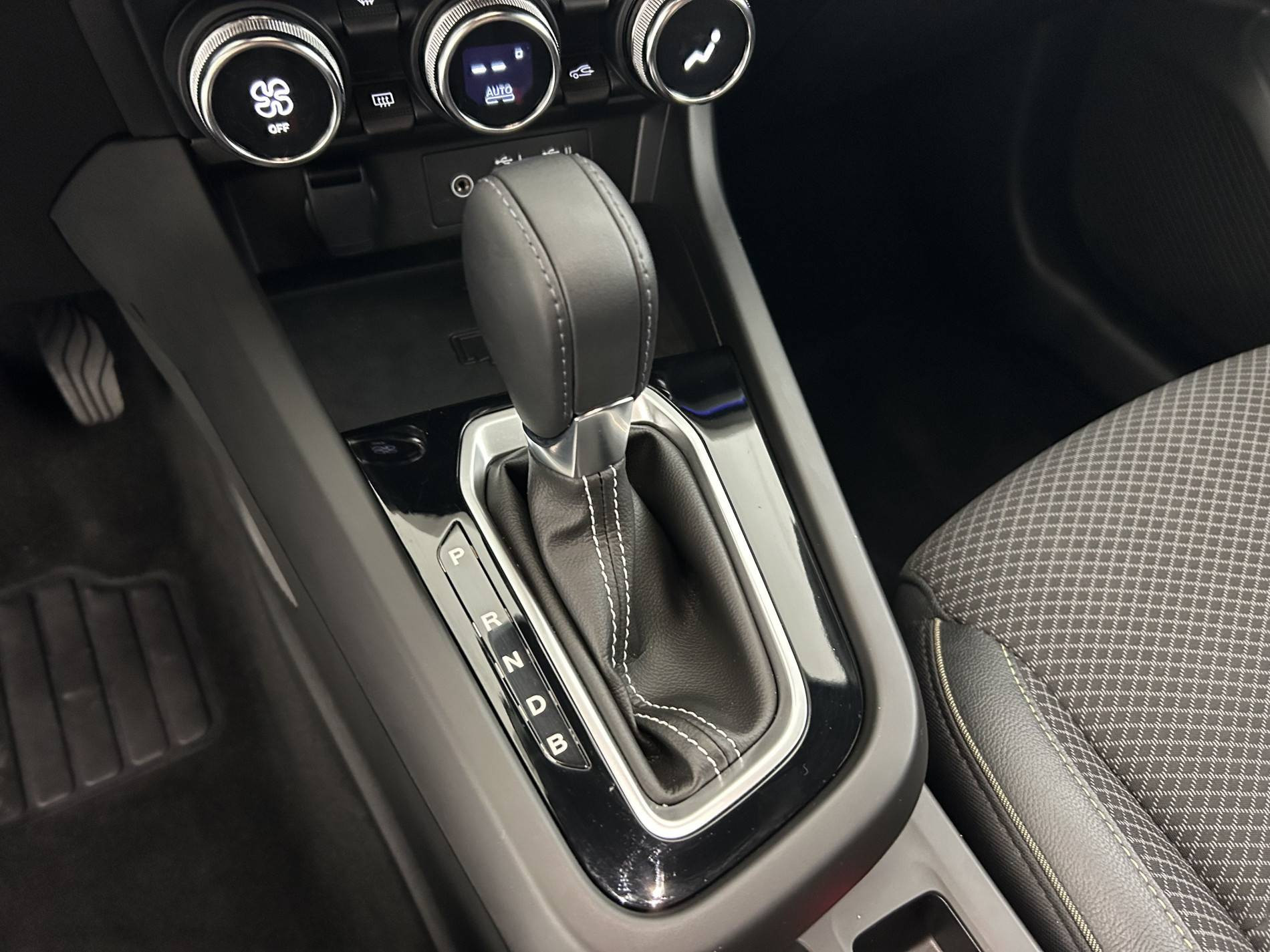 Vente en ligne Renault Arkana  E-Tech full hybrid 145 GSR2 au prix de 23 290 €