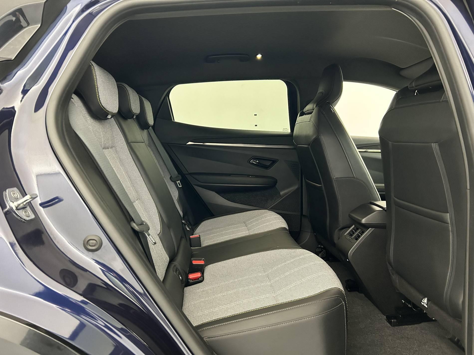 Vente en ligne Renault Megane E-Tech  EV40 130ch standard charge au prix de 18 490 €
