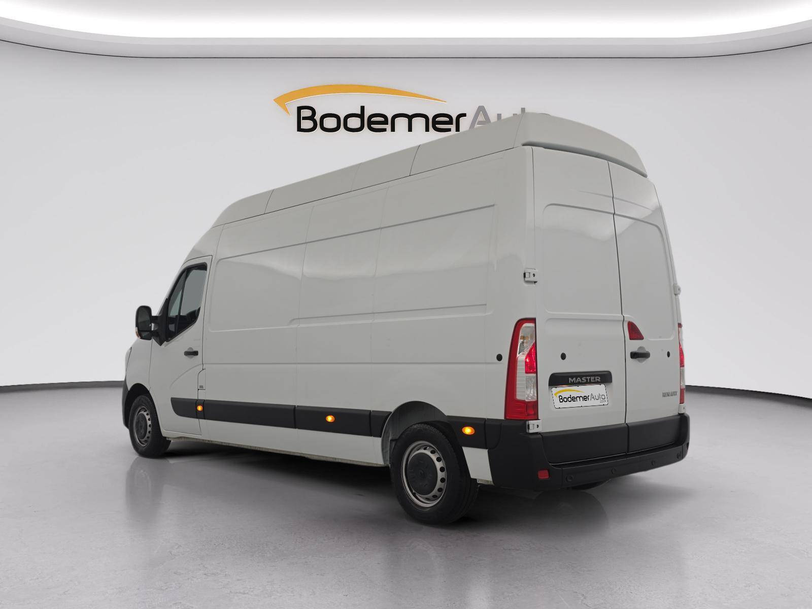 Vente en ligne Renault Master Fourgon MASTER FGN TRAC F3500 L3H3 BLUE DCI 135 au prix de 26 990 €