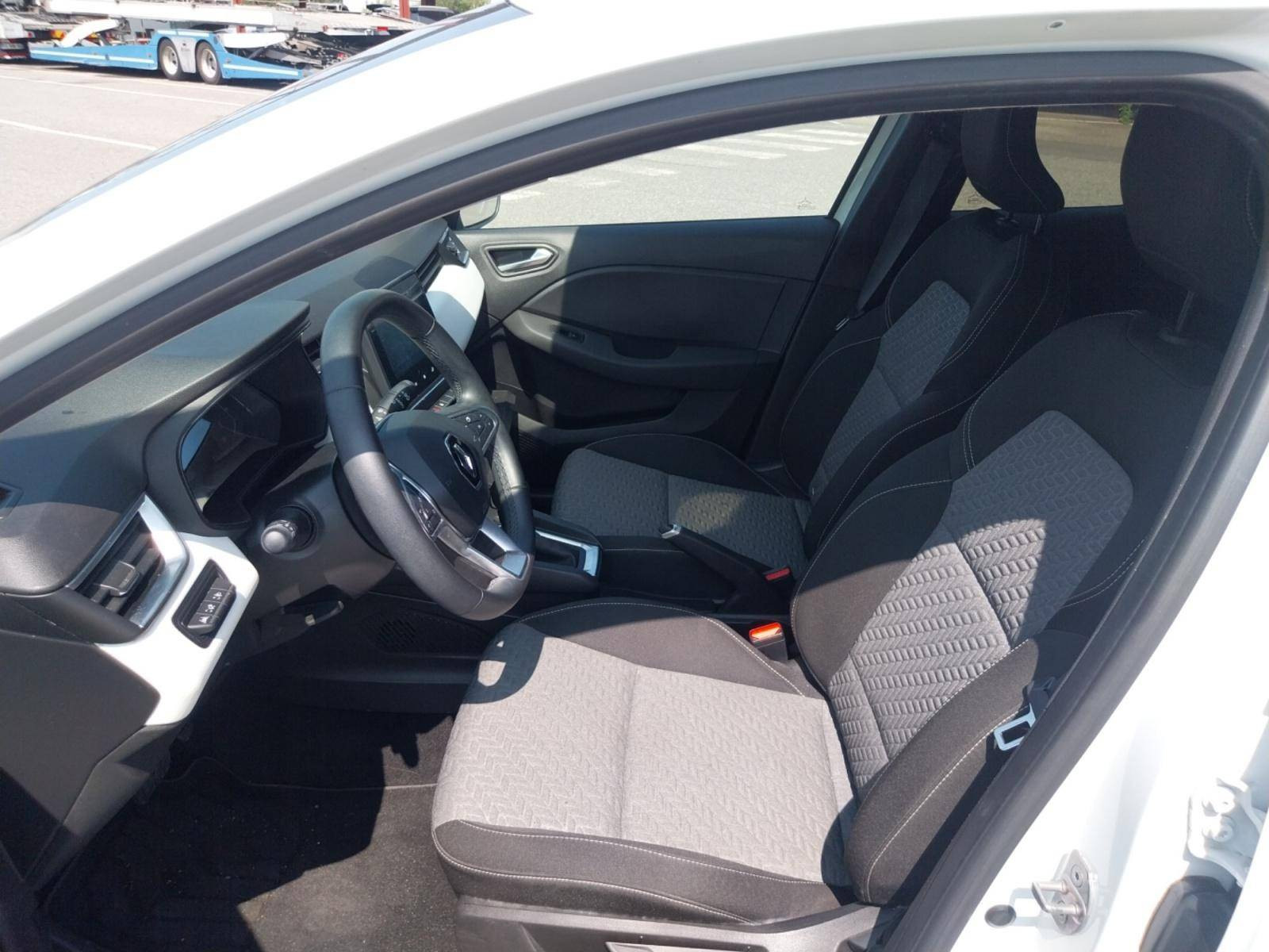 Vente en ligne Renault Clio 5 Clio E-Tech full hybrid 145 au prix de 15 690 €