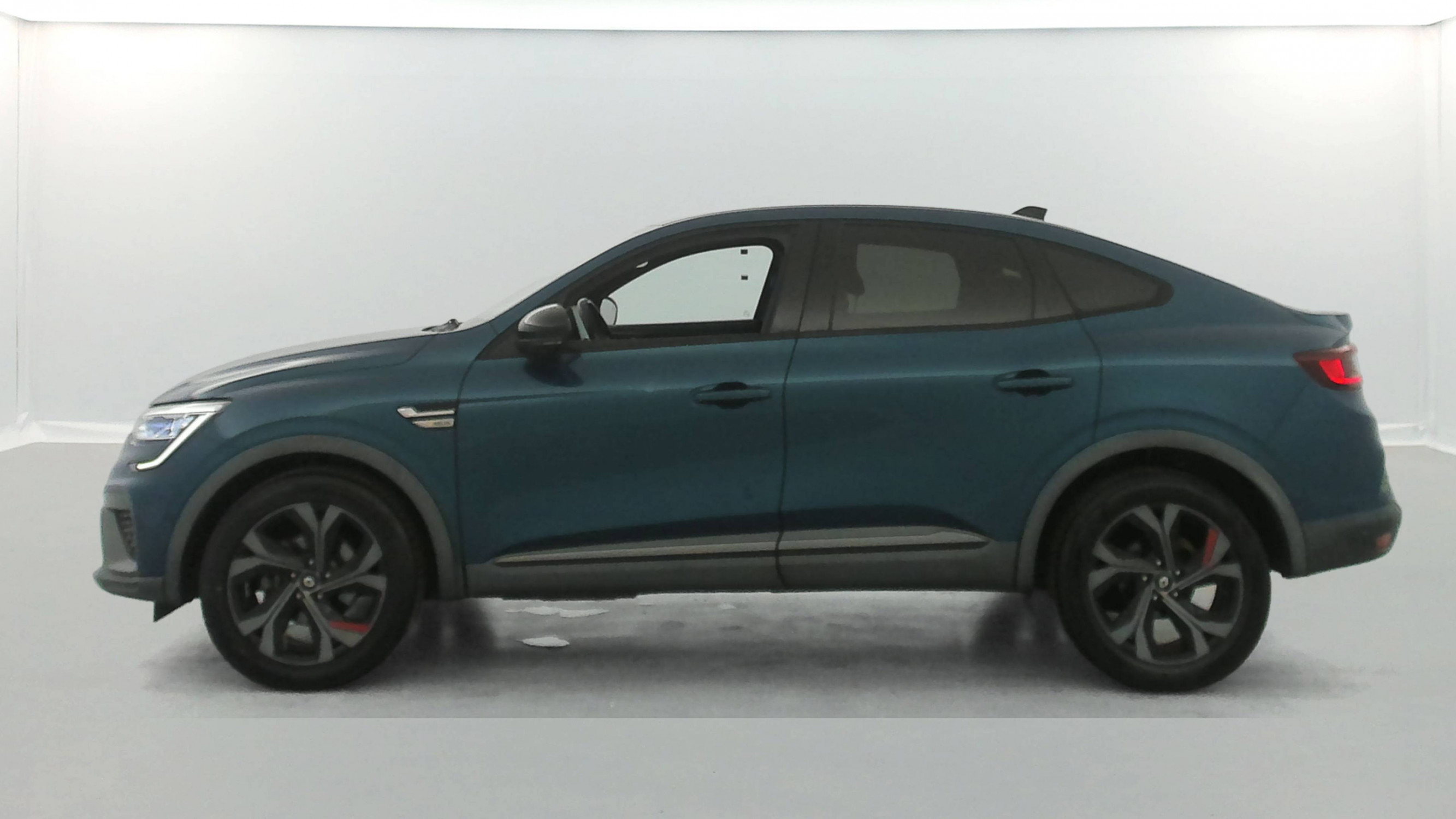 Vente en ligne Renault Arkana  E-Tech 145 - 21B au prix de 21 990 €