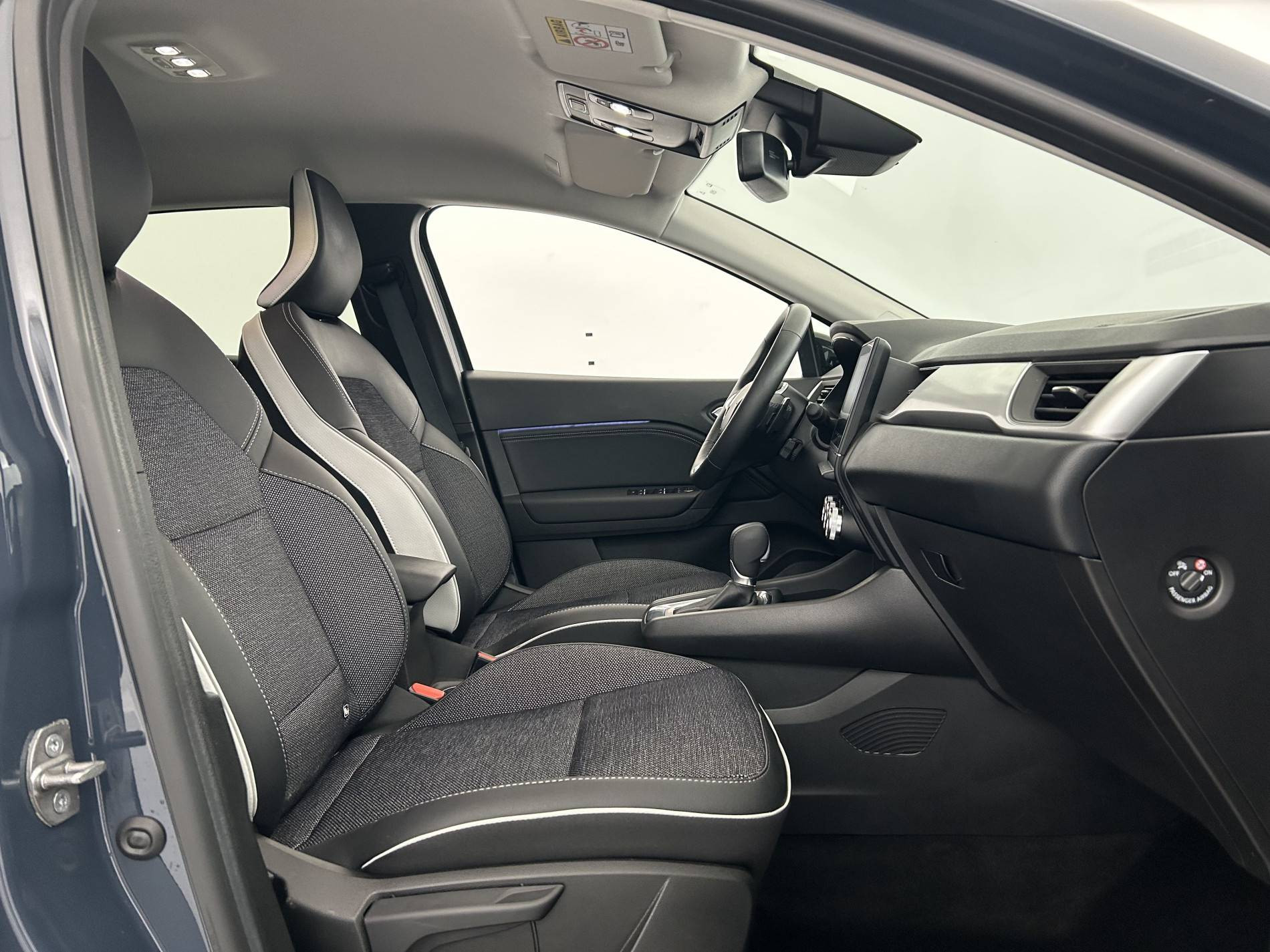 Vente en ligne Renault Captur  mild hybrid 160 EDC au prix de 20 490 €