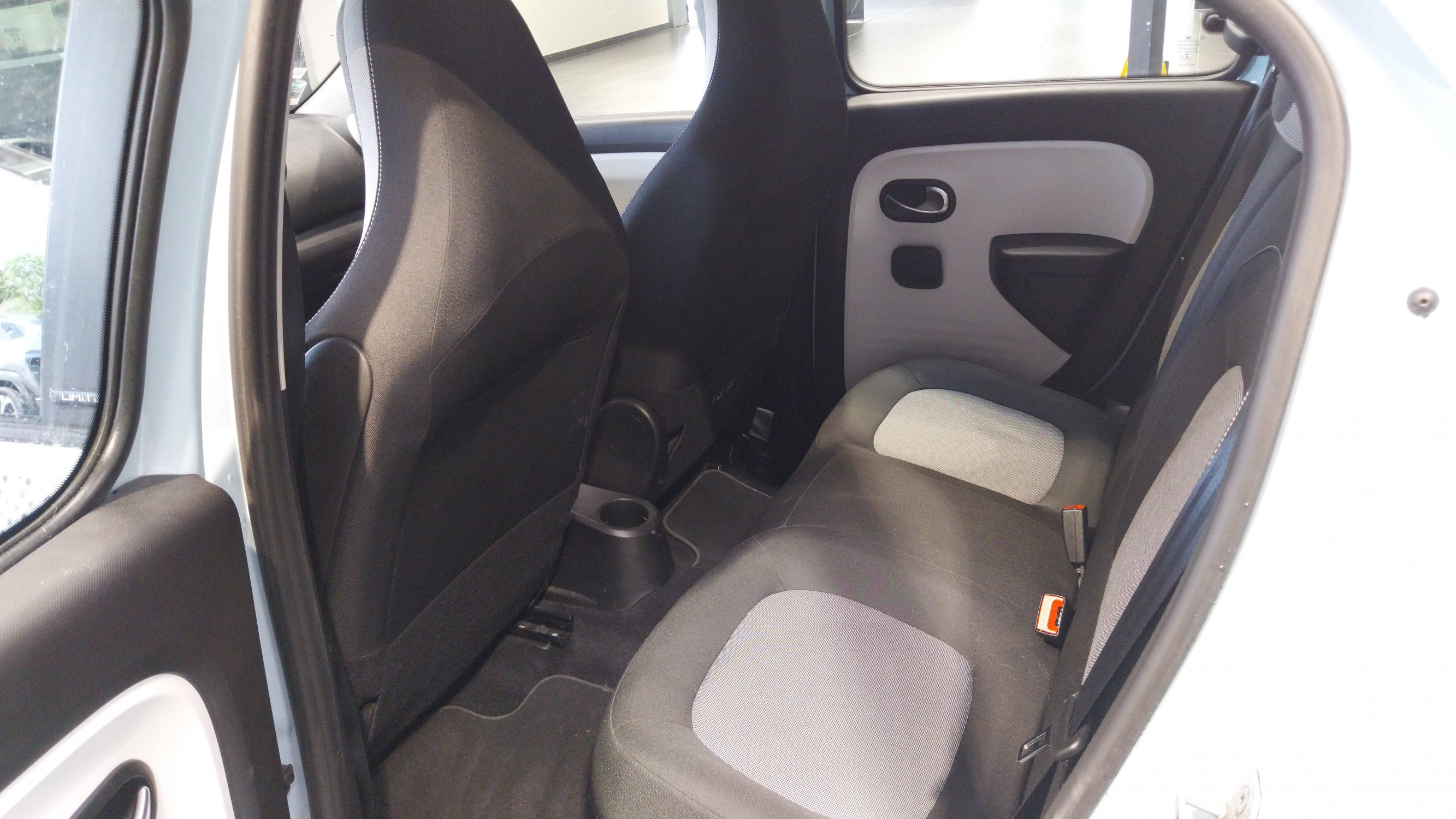 Vente en ligne Renault Twingo 3  SCe 65 - 21 au prix de 11 990 €