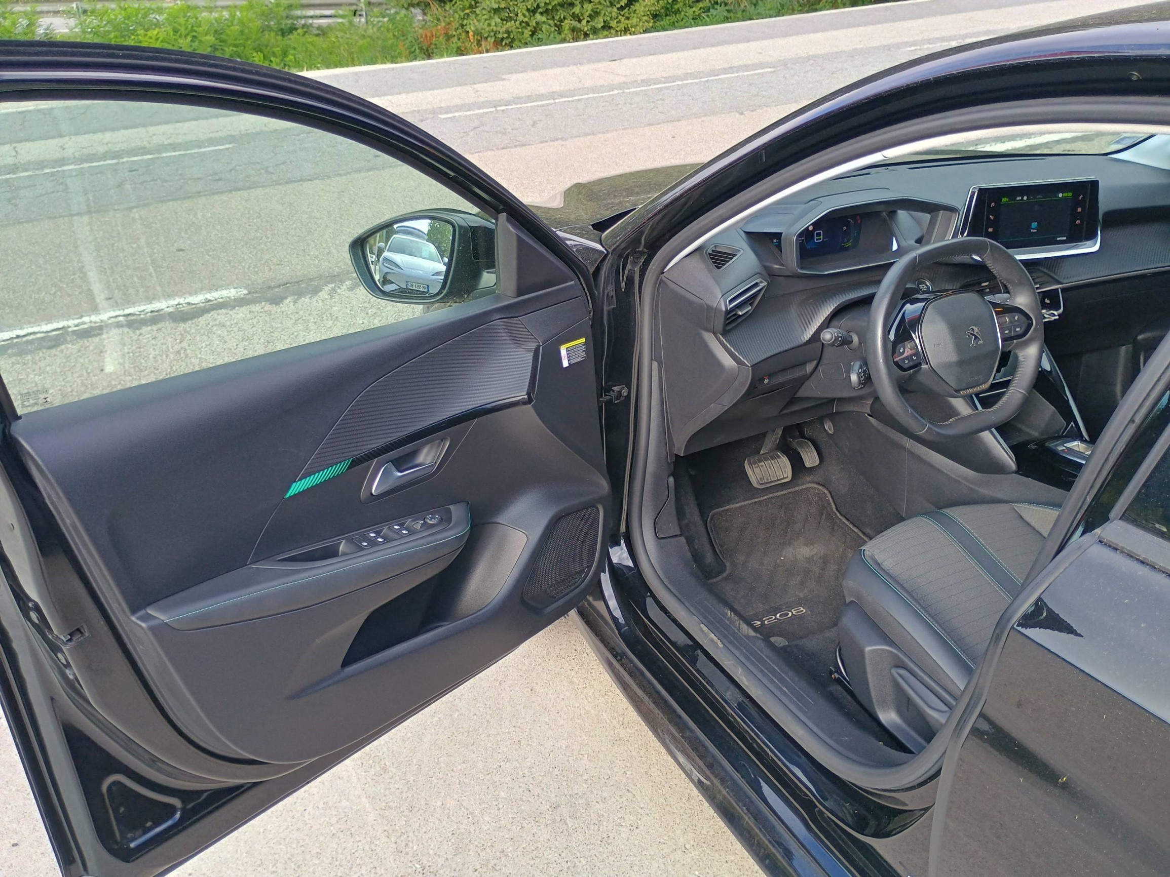 Vente en ligne Peugeot E-208  50 kWh 136ch au prix de 13 490 €