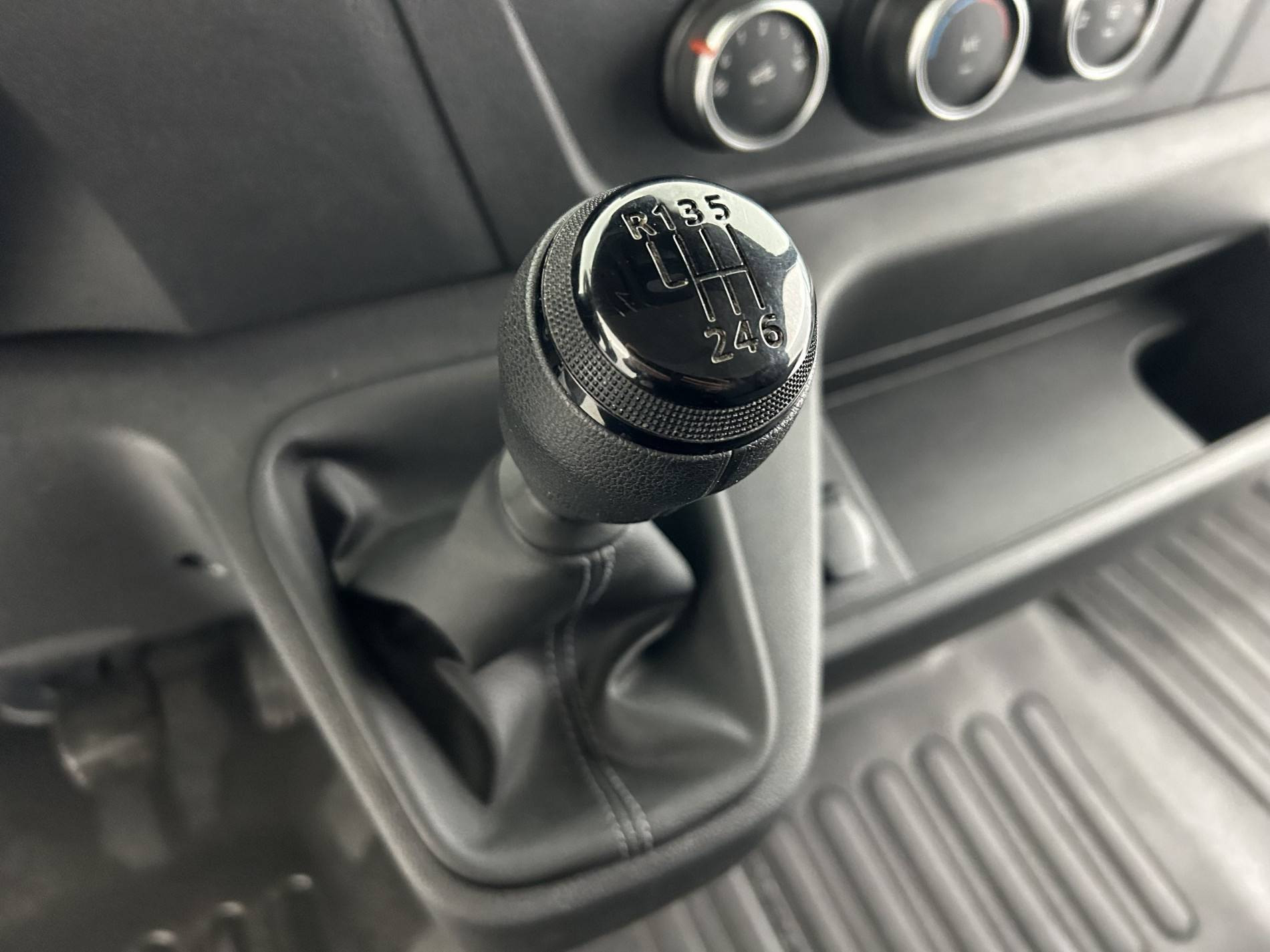 Vente en ligne Renault Master Fourgon MASTER FGN TRAC F3500 L2H2 BLUE DCI 135 au prix de 25 490 €