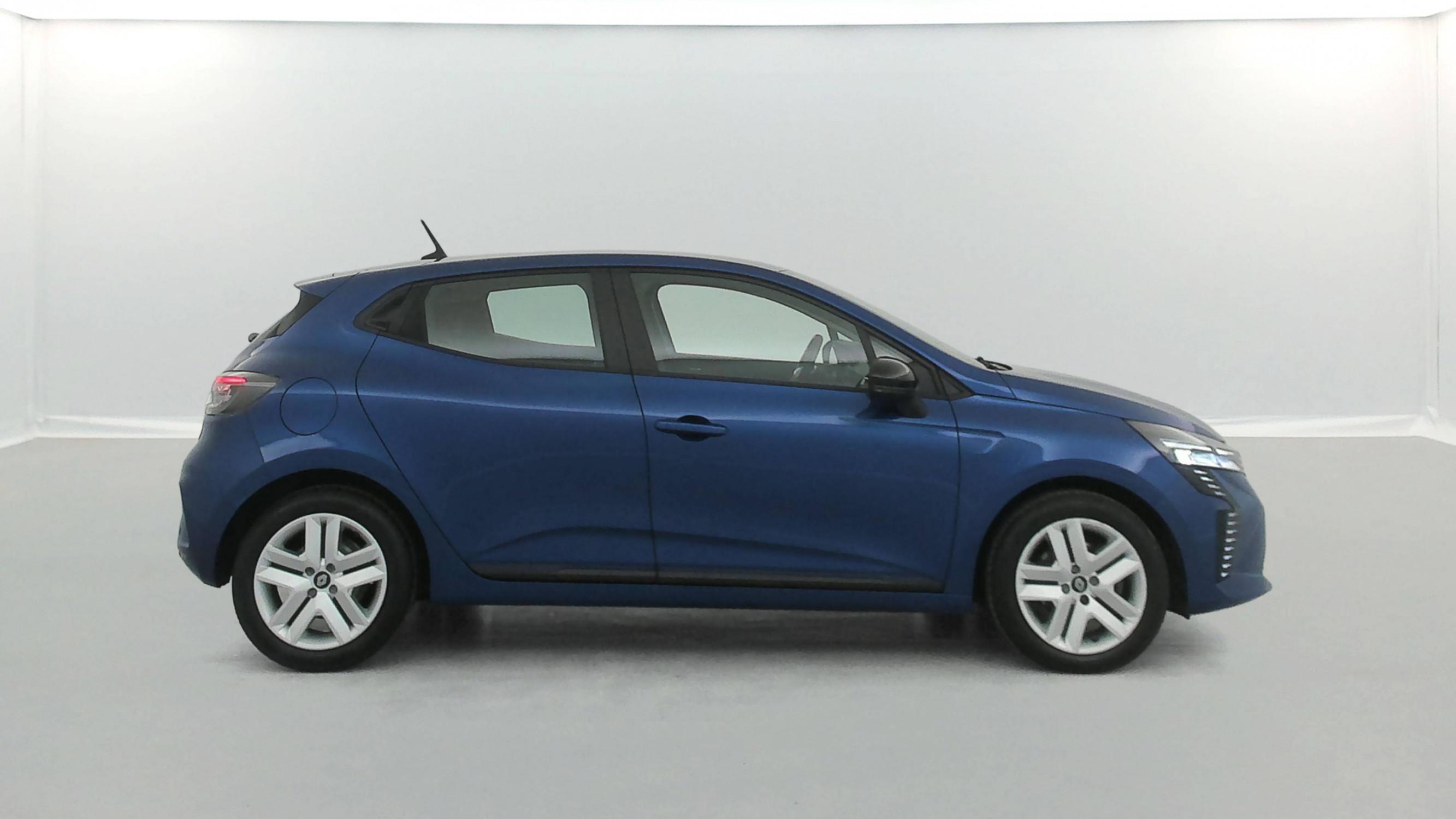Vente en ligne Renault Clio 5 Clio dCi 100 au prix de 15 490 €