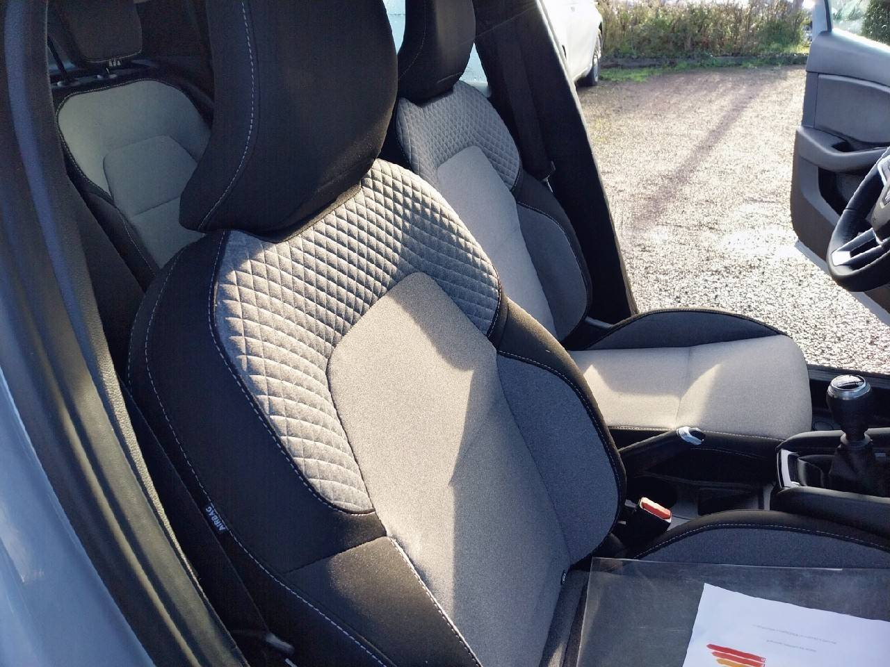 Vente en ligne Renault Clio 5 Clio TCe 90 au prix de 14 390 €