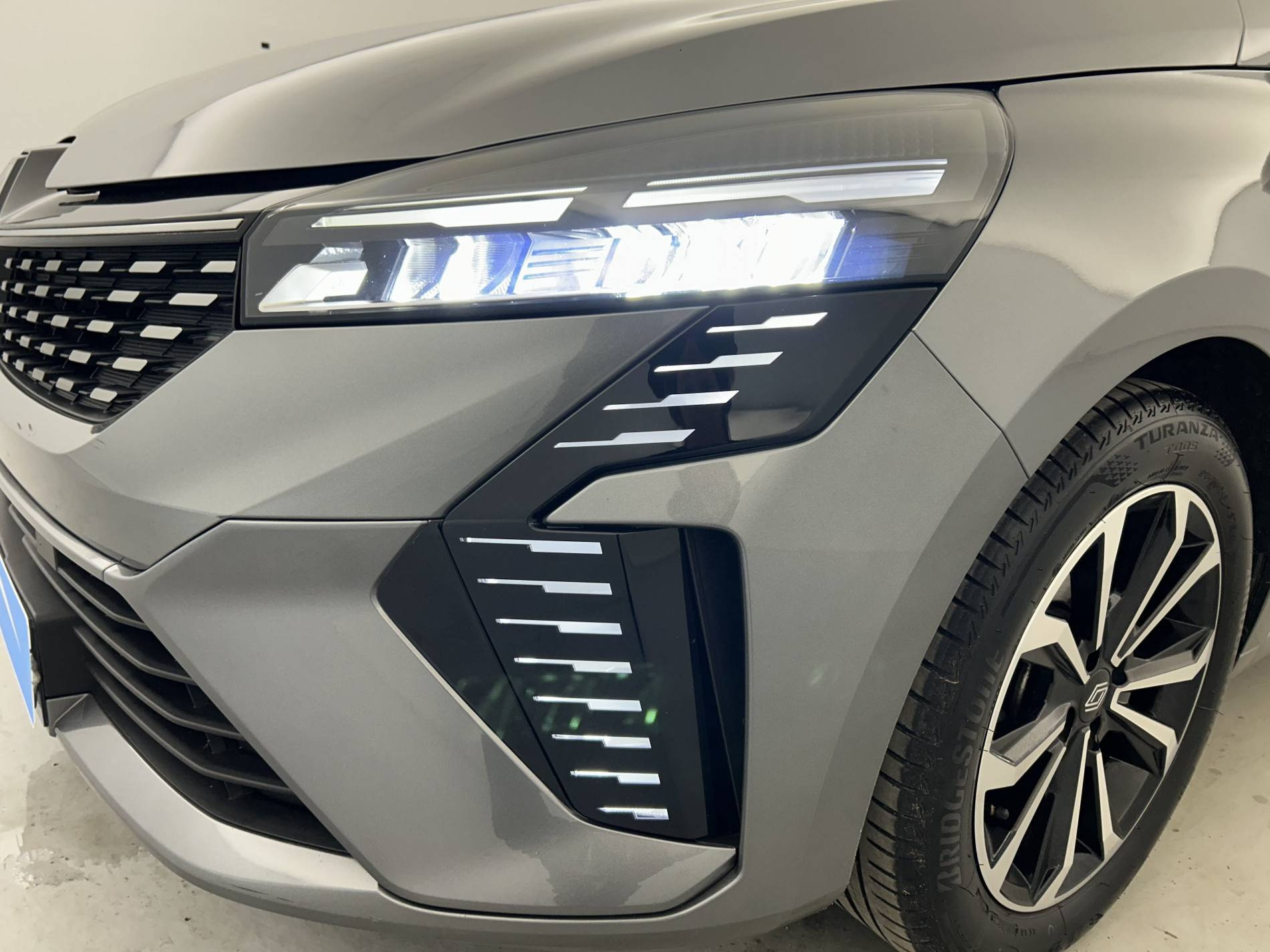 Vente en ligne Renault Clio 5 Clio Eco-G 100 ch GSR2 au prix de 17 790 €