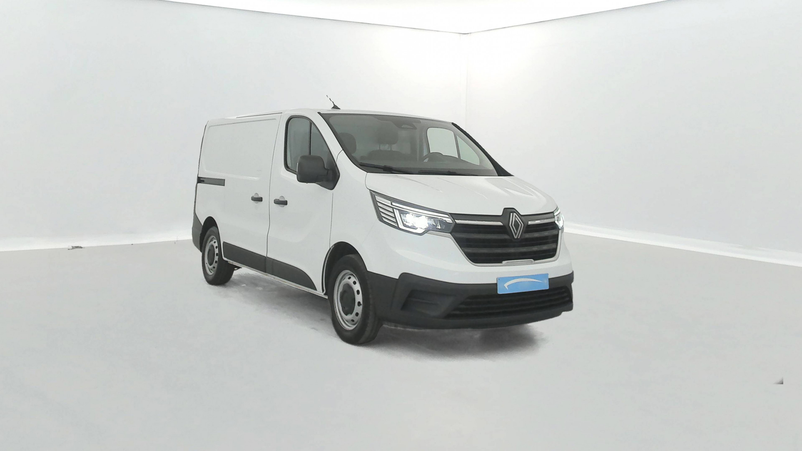 Vente en ligne Renault Trafic 3 Fourgon TRAFIC FG BLUE DCI 130 L1H1 3T GSR2 au prix de 22 990 €