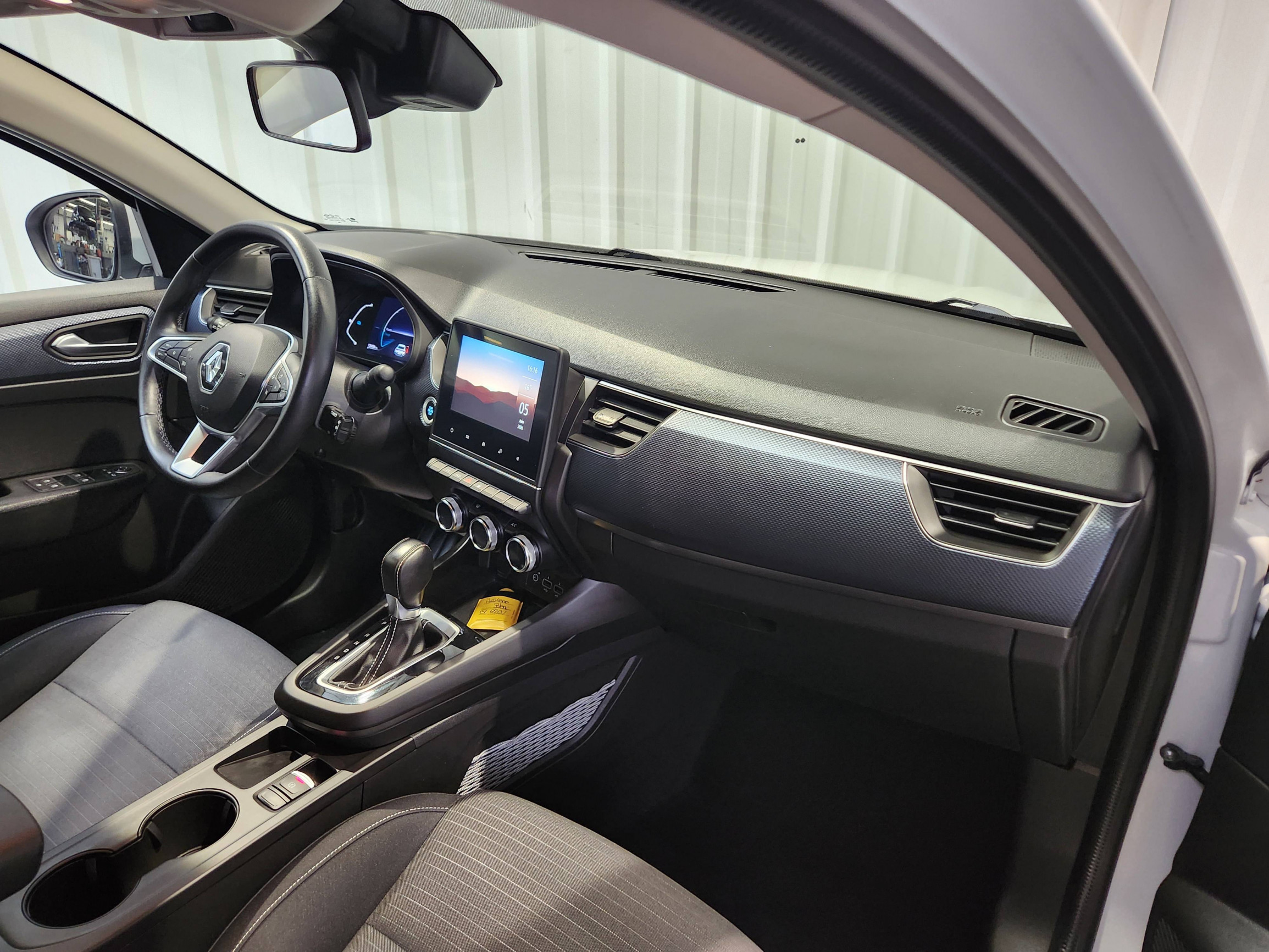 Vente en ligne Renault Arkana  E-Tech hybride 145 - 22 au prix de 15 999 €