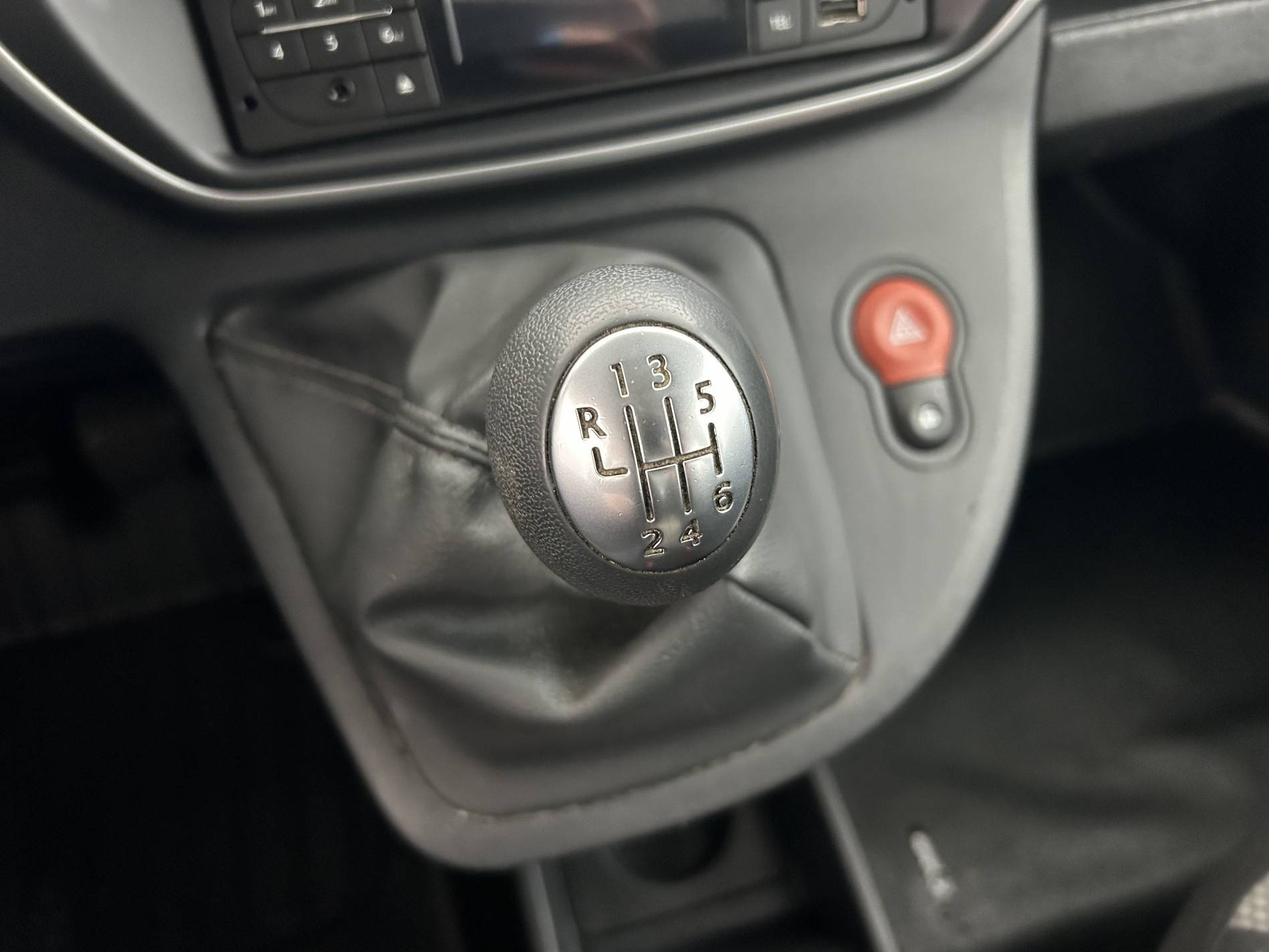 Vente en ligne Renault Kangoo Express  CA BLUE DCI 95 au prix de 12 990 €
