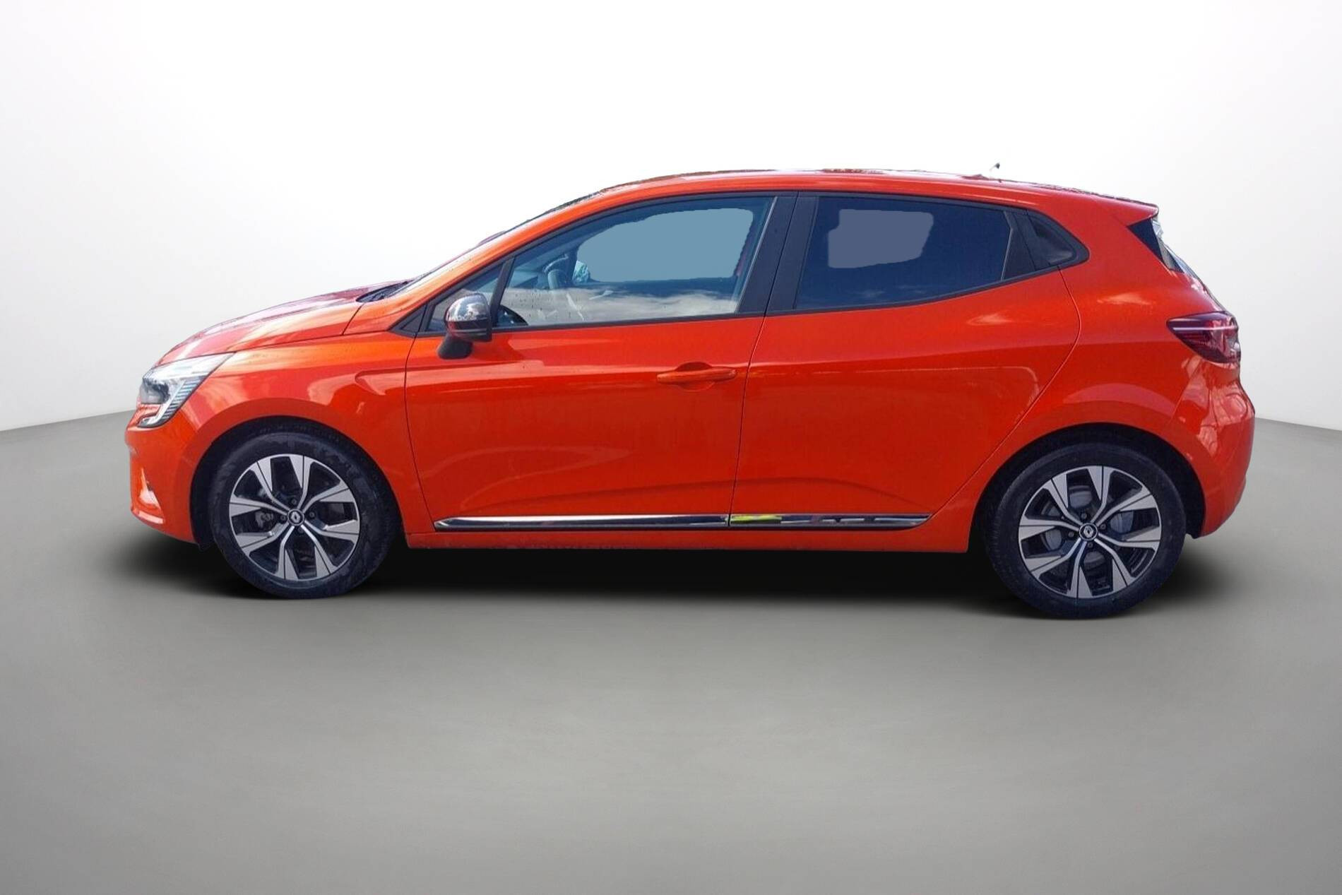 Vente en ligne Renault Clio 5 Clio E-Tech full hybrid 145 au prix de 17 390 €