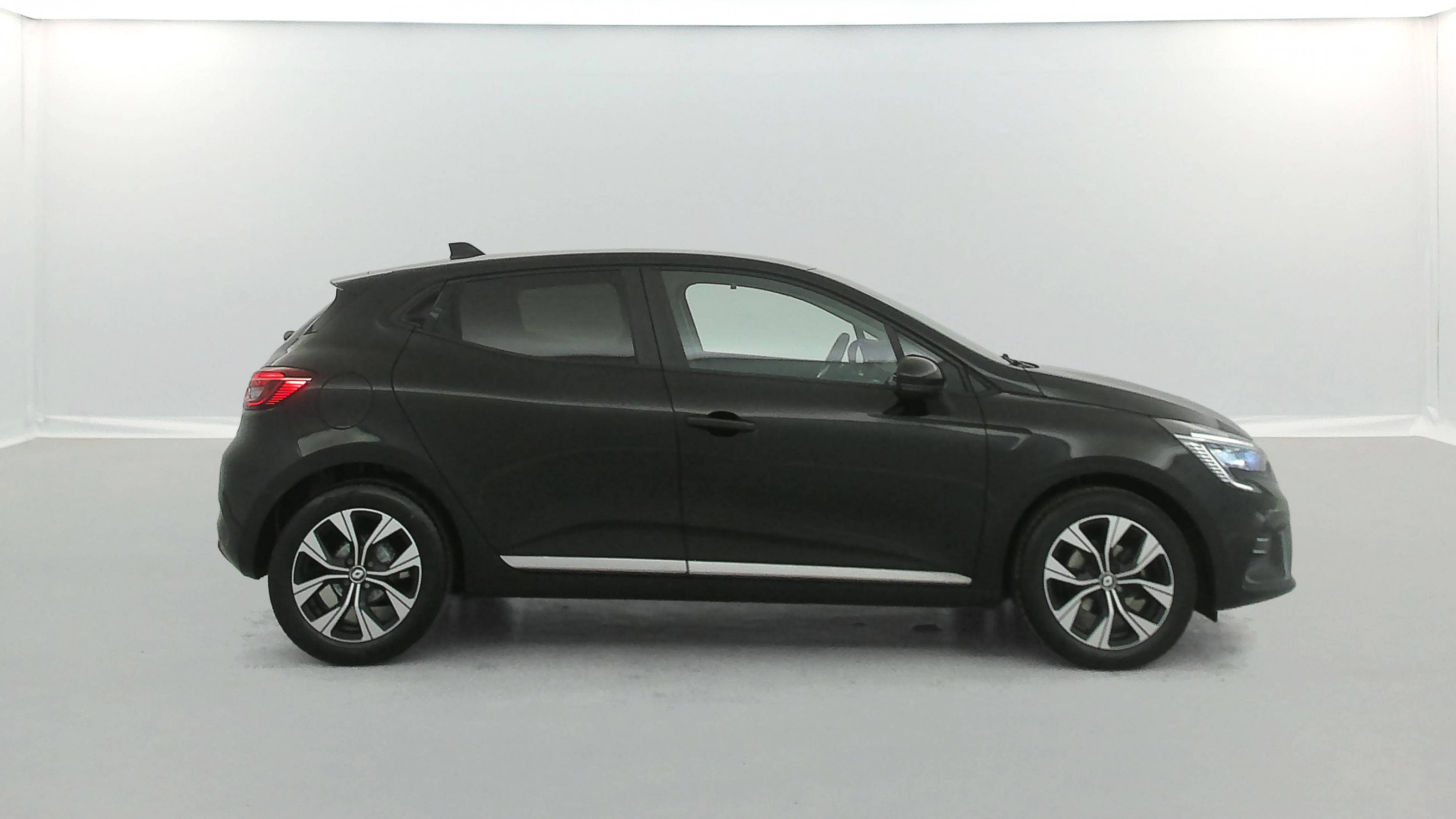 Vente en ligne Renault Clio 5 Clio TCe 90 X-Tronic au prix de 15 990 €