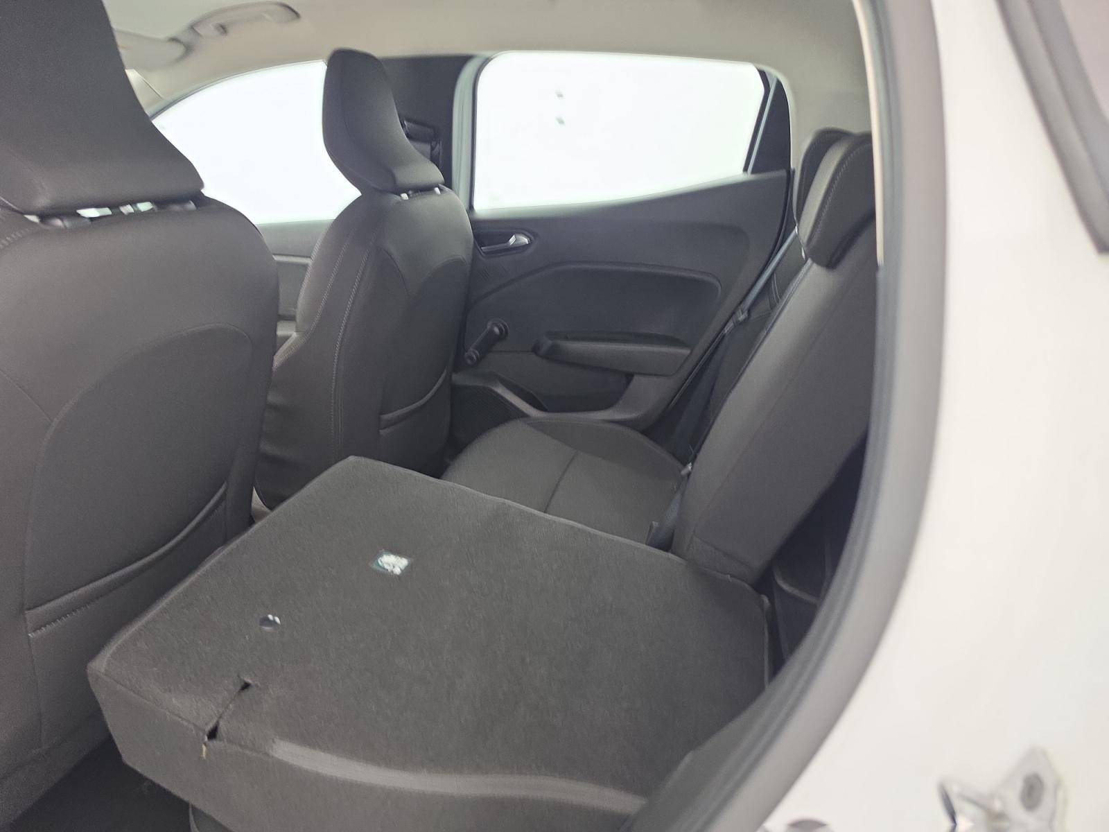 Vente en ligne Renault Clio 5 Clio E-Tech 140 - 21N au prix de 14 890 €