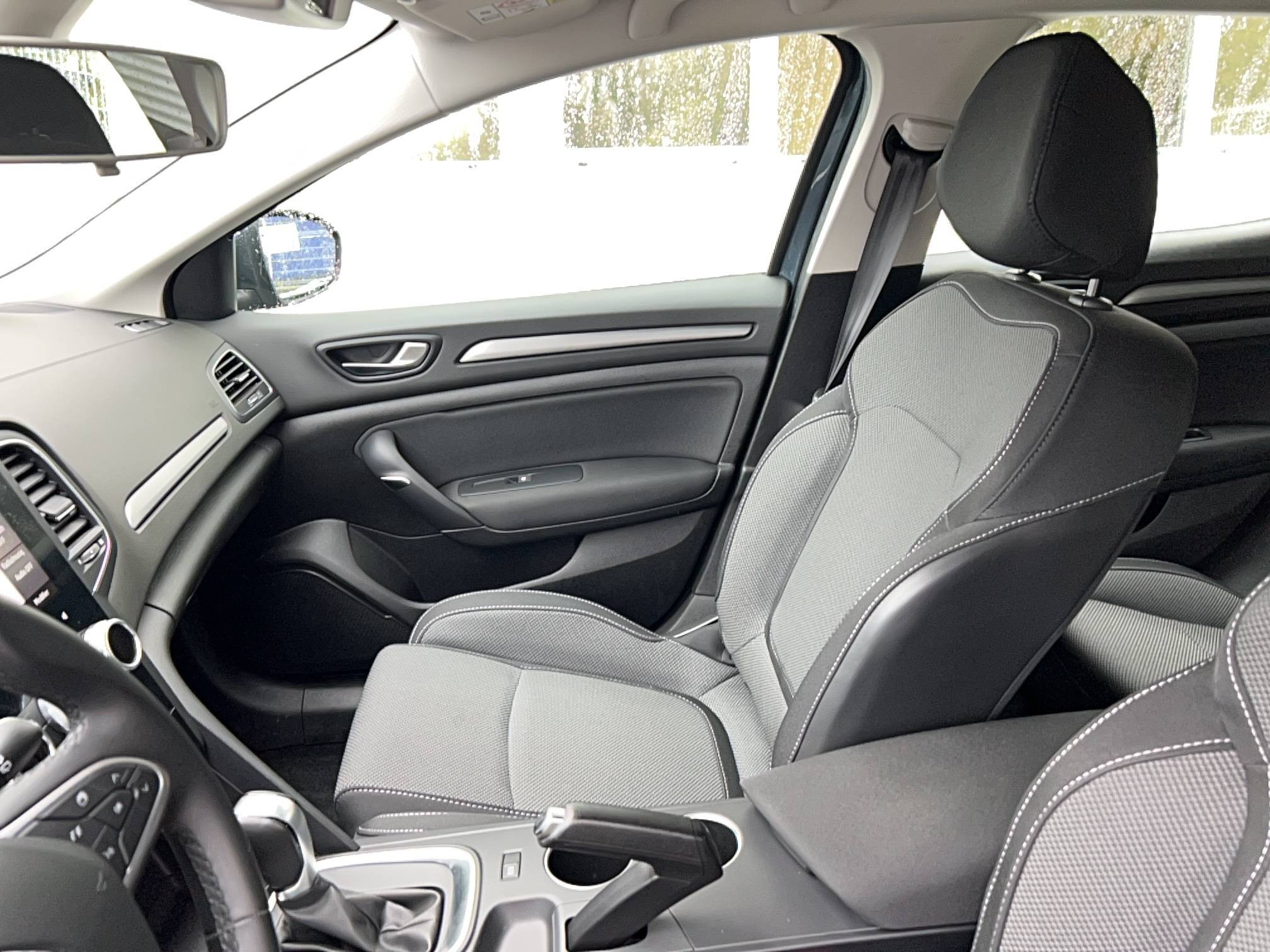 Vente en ligne Renault Megane 4  Blue dCi 115 EDC au prix de 14 590 €