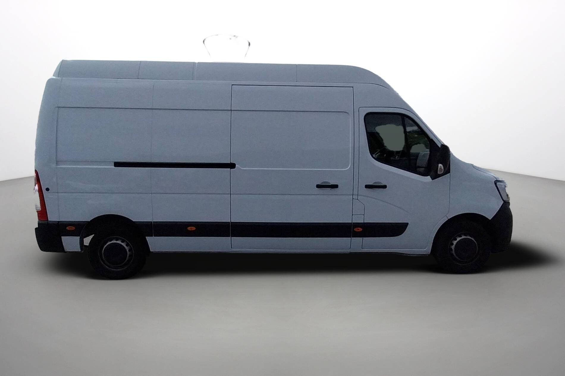 Vente en ligne Renault Master Fourgon MASTER FGN TRAC F3500 L3H3 BLUE DCI 135 au prix de 32 390 €