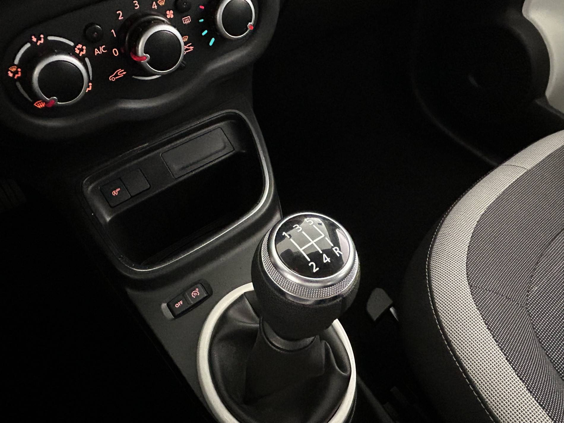 Vente en ligne Renault Twingo 3  SCe 75 - 20 au prix de 10 990 €