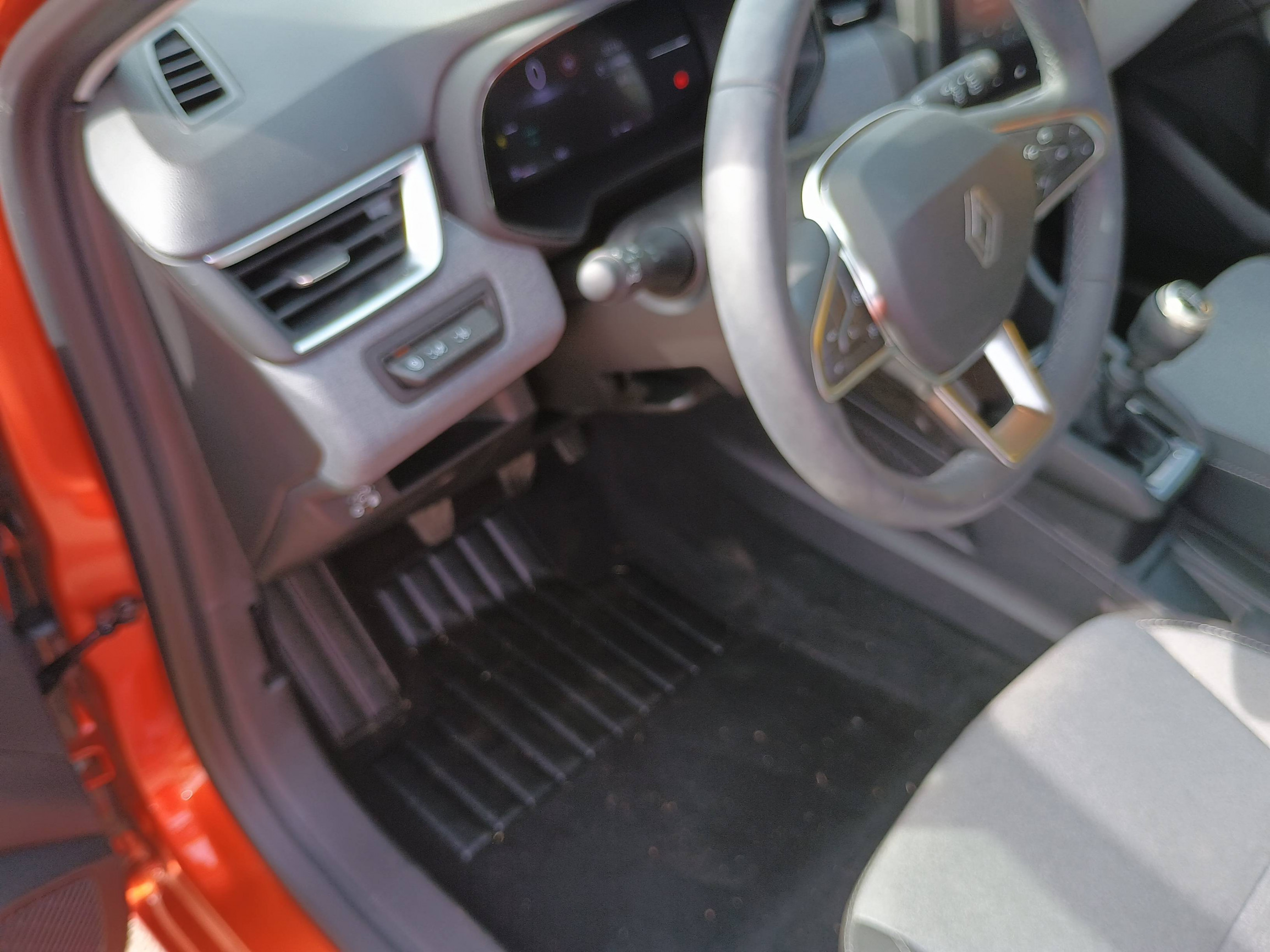 Vente en ligne Renault Clio 5 Clio Eco-G 100 ch GSR2 au prix de 14 291 €
