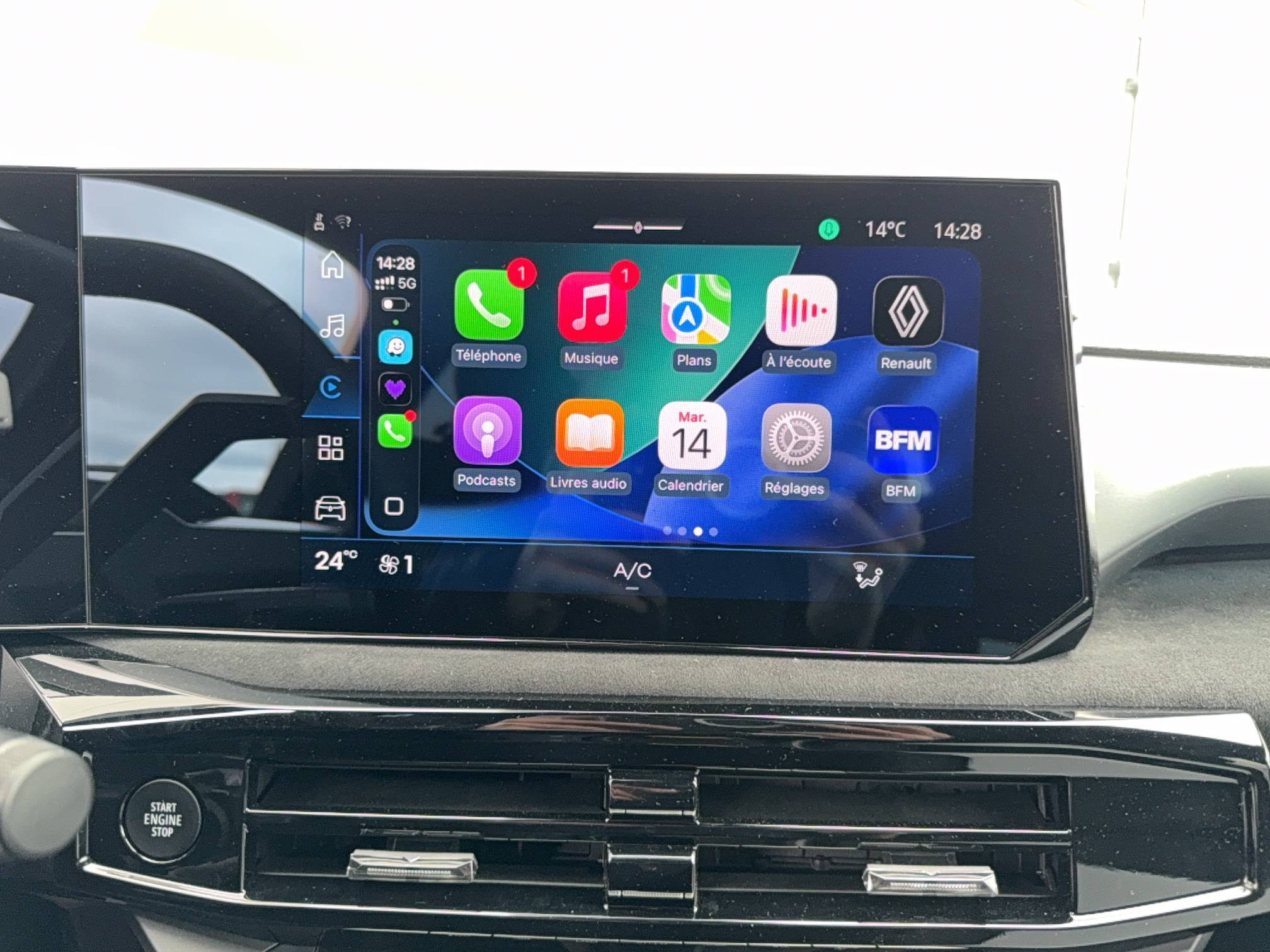 Vente en ligne Renault Clio 6 Clio E-Tech full hybrid 160 ch au prix de 28 980 €