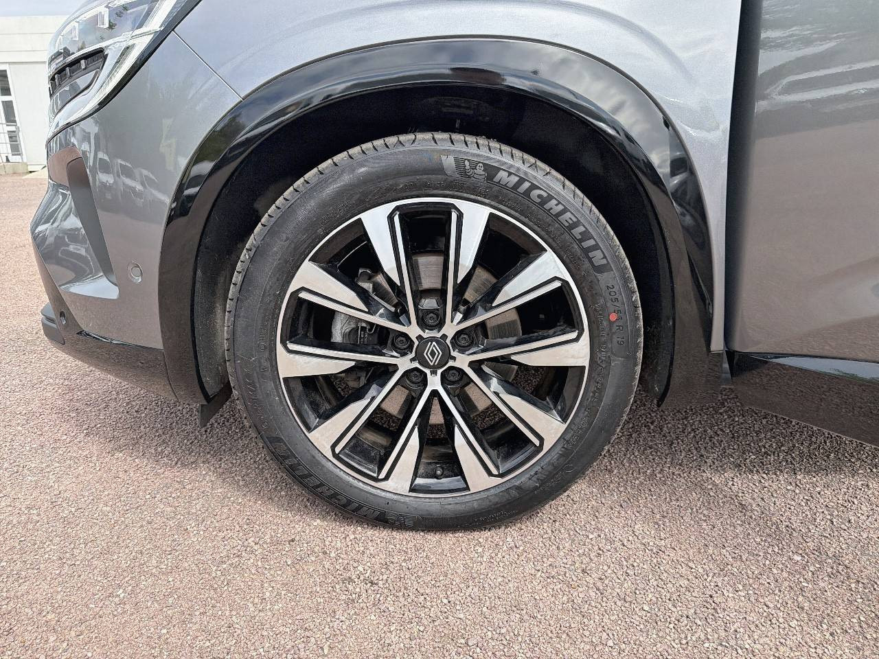 Vente en ligne Renault Austral  E-Tech hybrid 200 au prix de 25 990 €