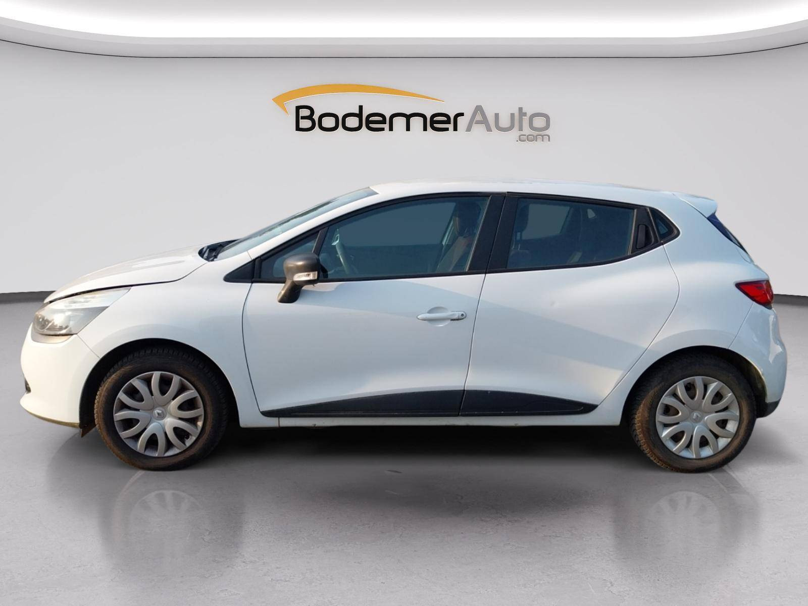 Vente en ligne Renault Clio 4  1.2 16V 75 au prix de 7 990 €