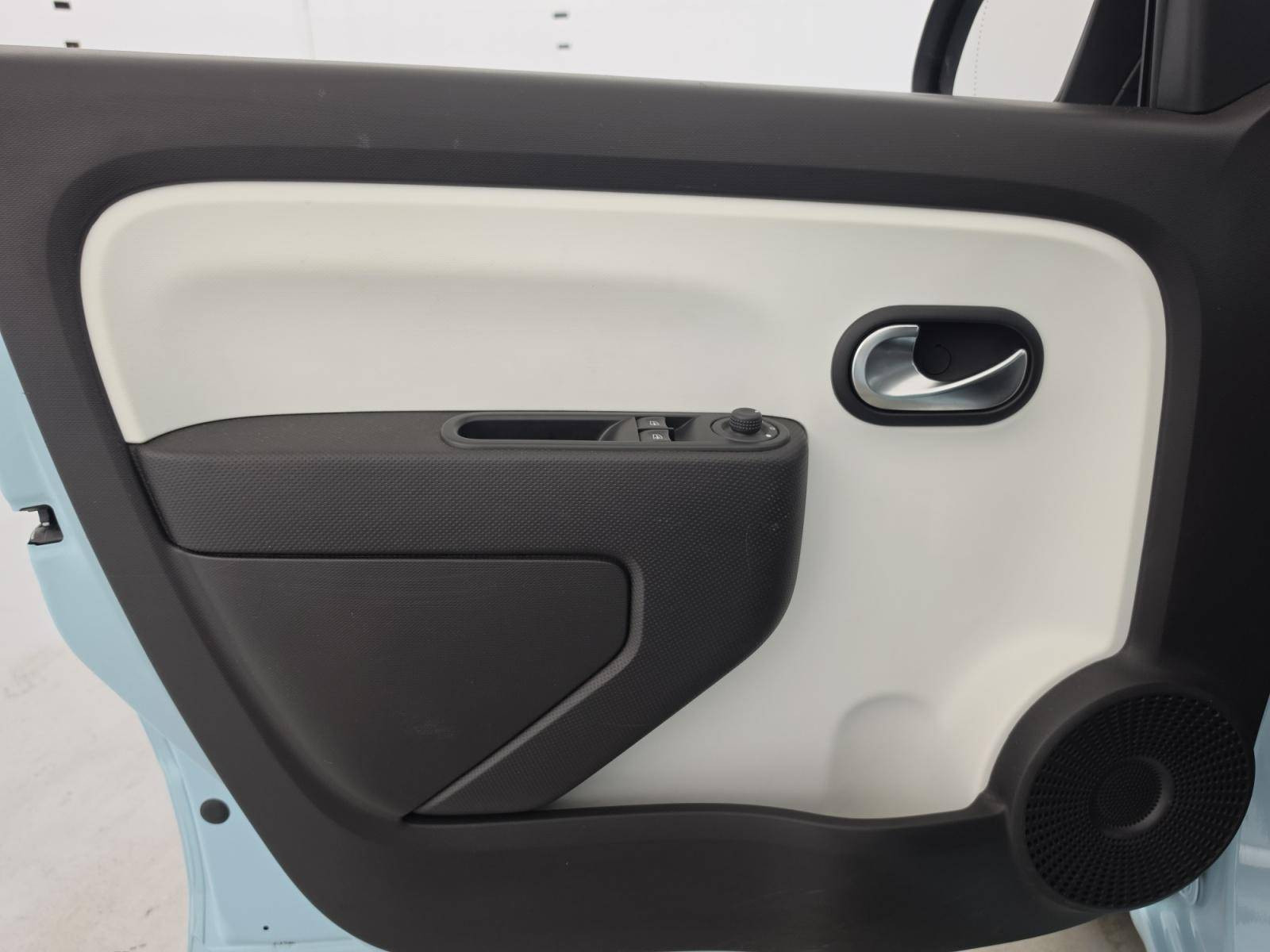Vente en ligne Renault Twingo Electrique Twingo III E-Tech au prix de 12 990 €