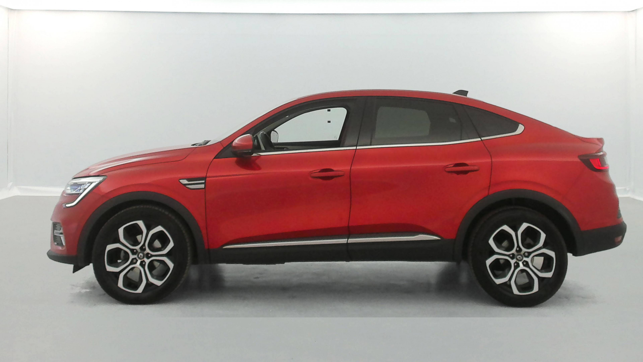 Vente en ligne Renault Arkana  TCe 140 EDC FAP - 21B au prix de 18 990 €