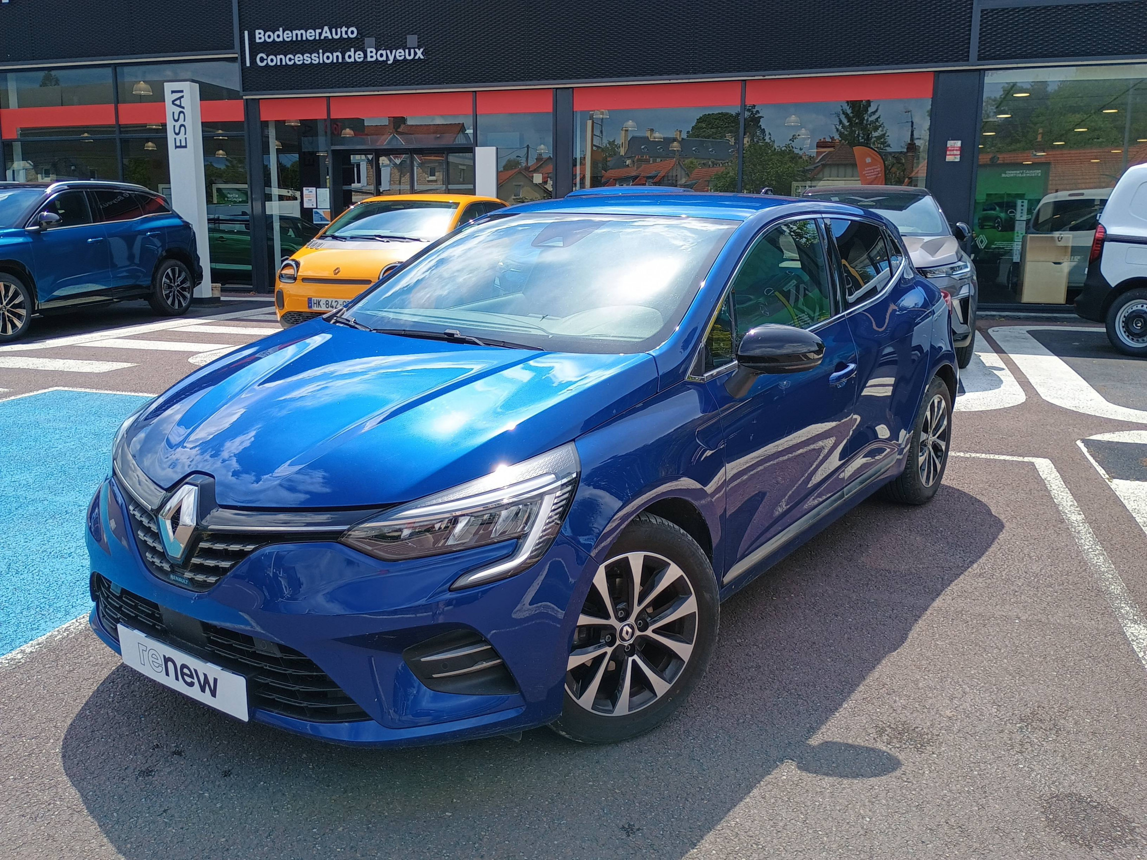Vente en ligne Renault Clio 5 Clio TCe 90 au prix de 15 990 €