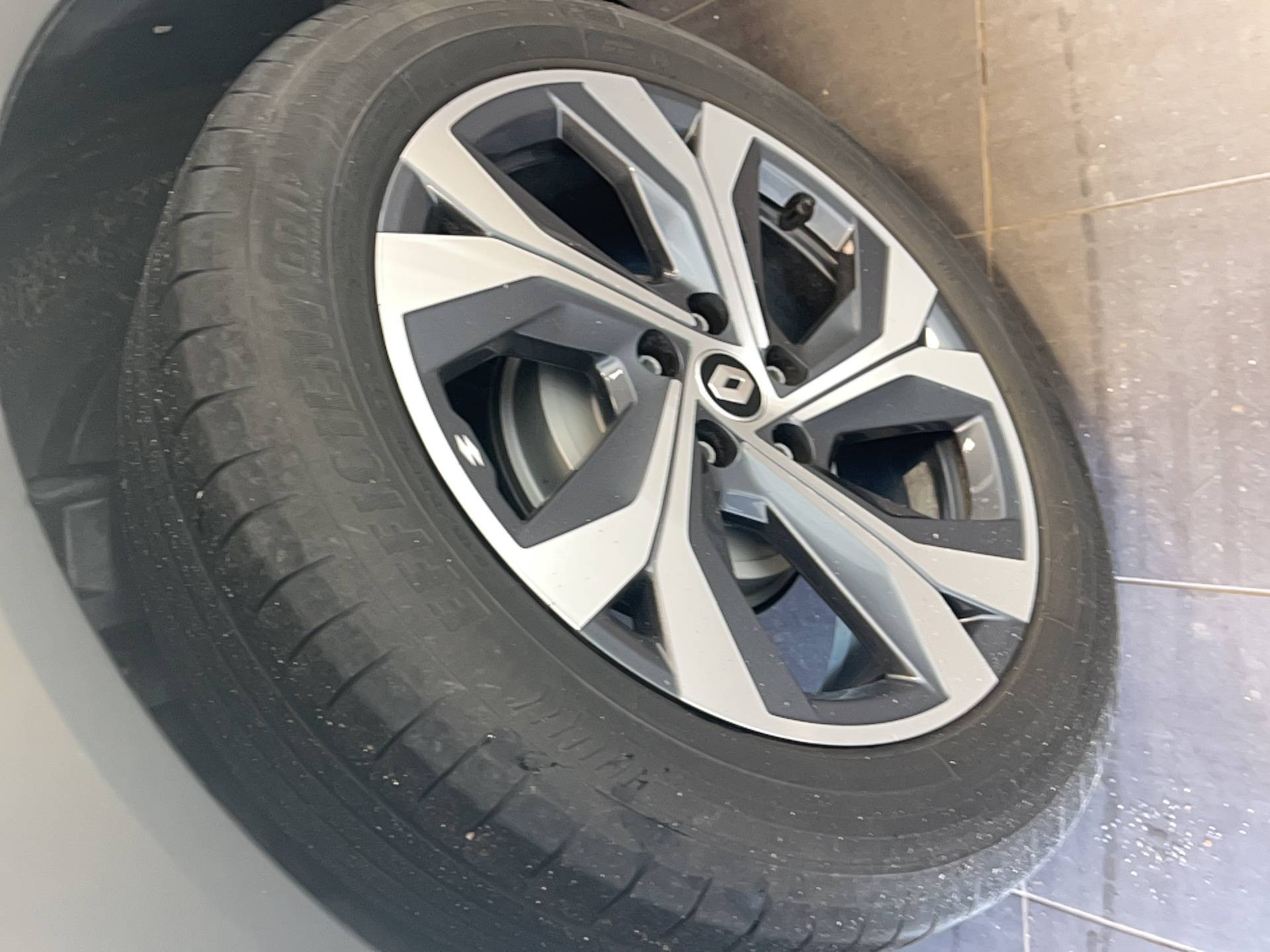 Vente en ligne Renault Captur  mild hybrid 160 EDC au prix de 19 900 €