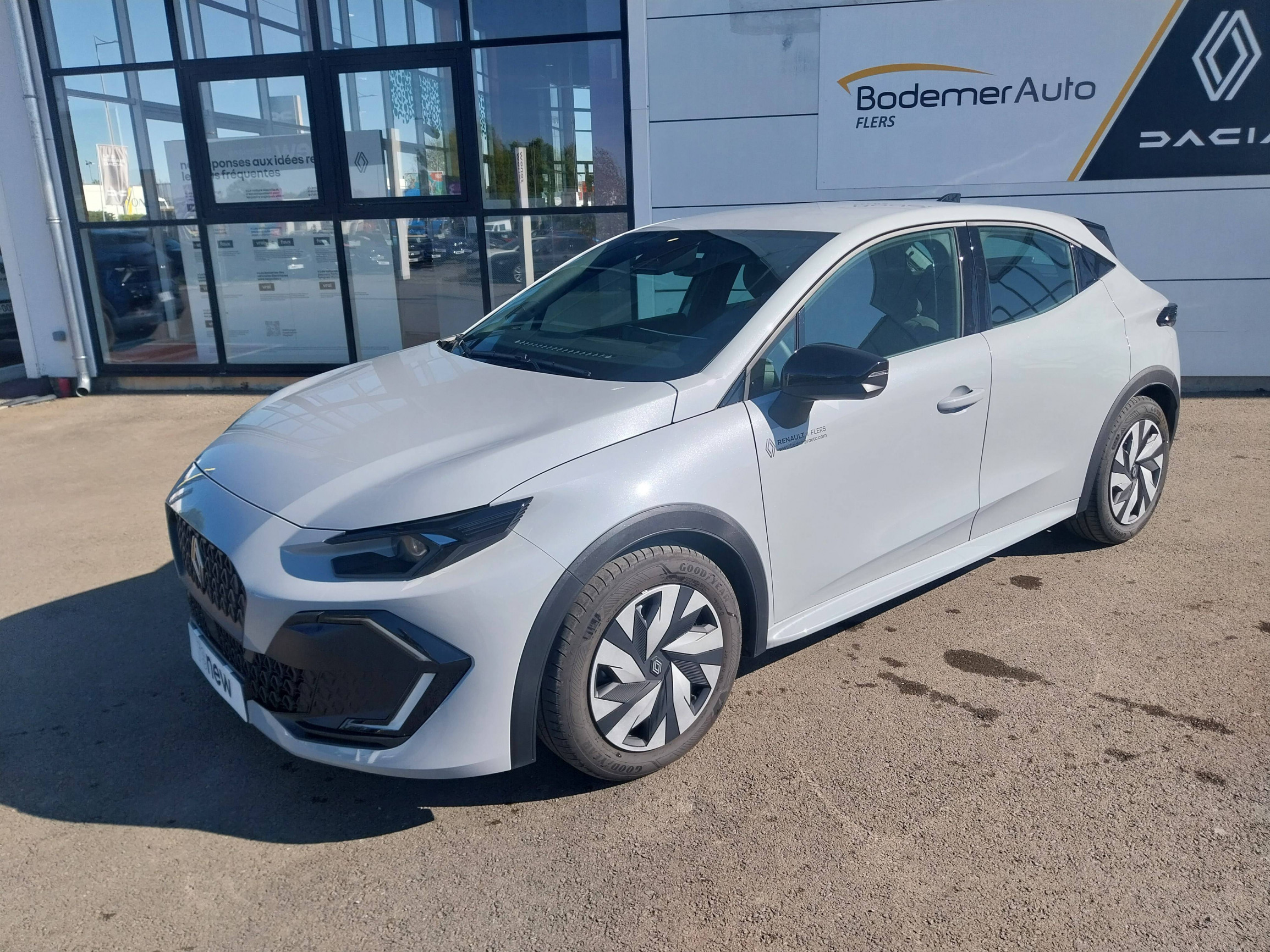 Renault Clio 6 Clio E-Tech full hybrid 160 ch occasion de 2026 en vente à Flers
