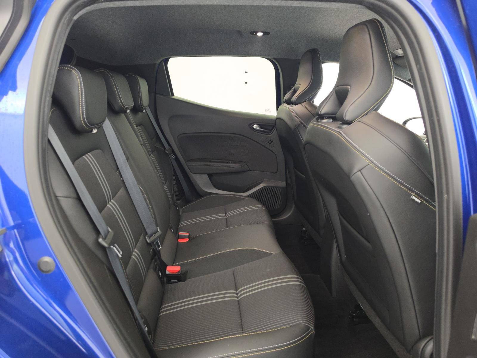 Vente en ligne Renault Clio 5 Clio E-Tech full hybrid 145 au prix de 17 890 €