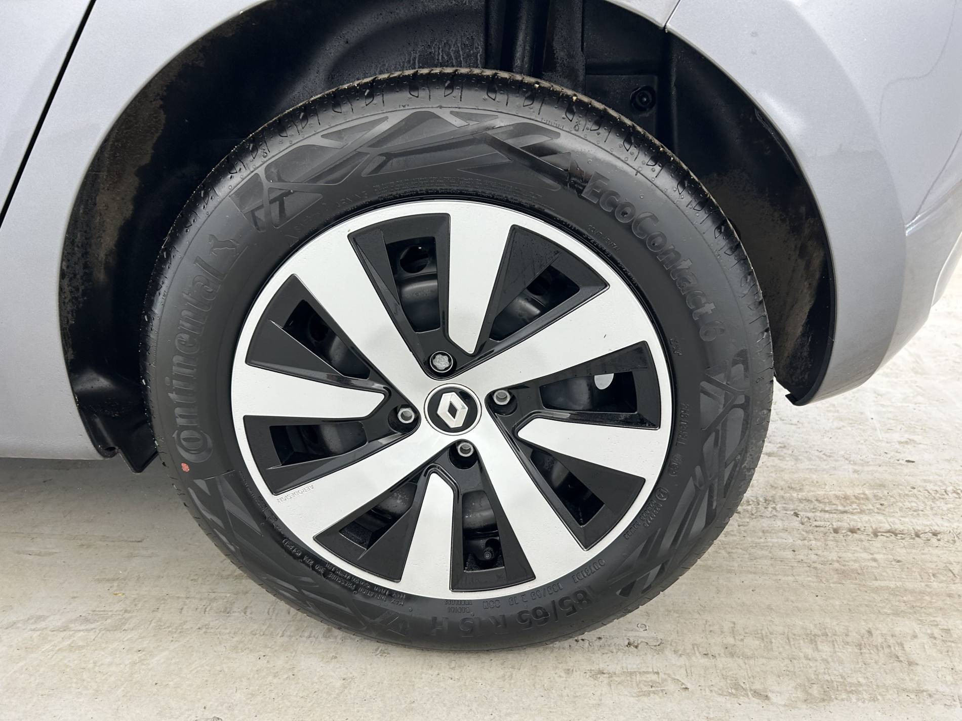Vente en ligne Renault Clio 5 Clio TCe 90 au prix de 14 790 €